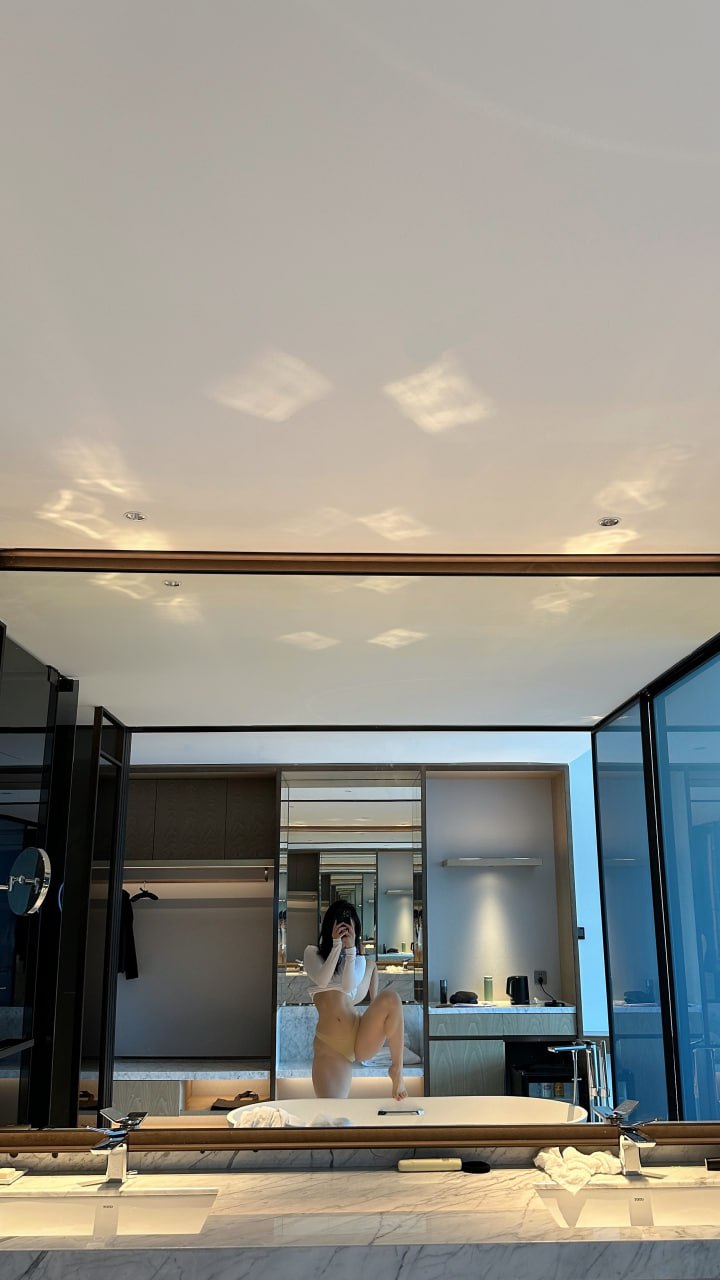 俏妞qiaoniuTT – 男友衬衫 [23P] - 秀人网免费无水印在线套图写真