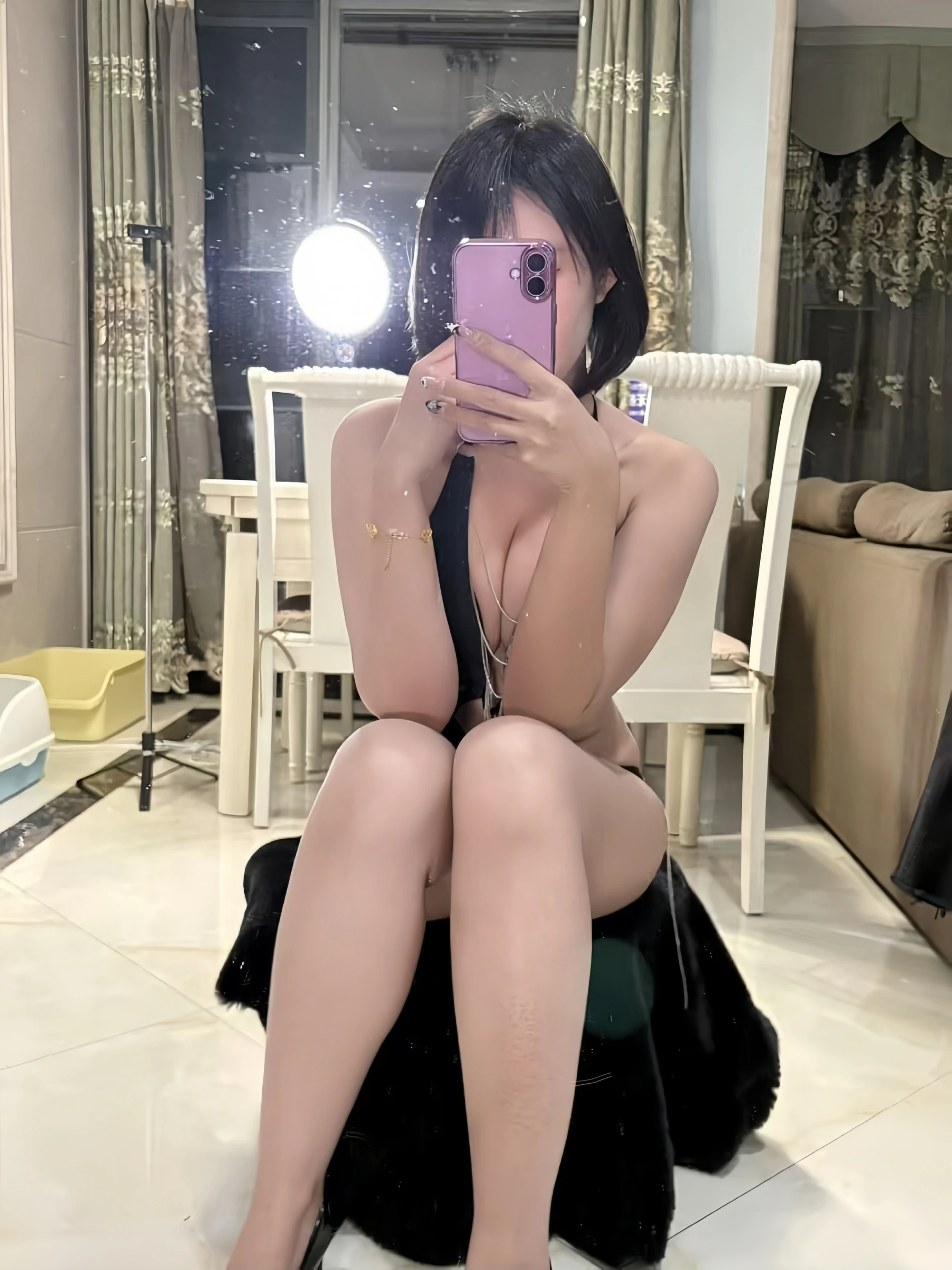 鹅鹅 &#8211; 连体比基尼泳装 [21P] - 秀人网免费无水印在线套图写真