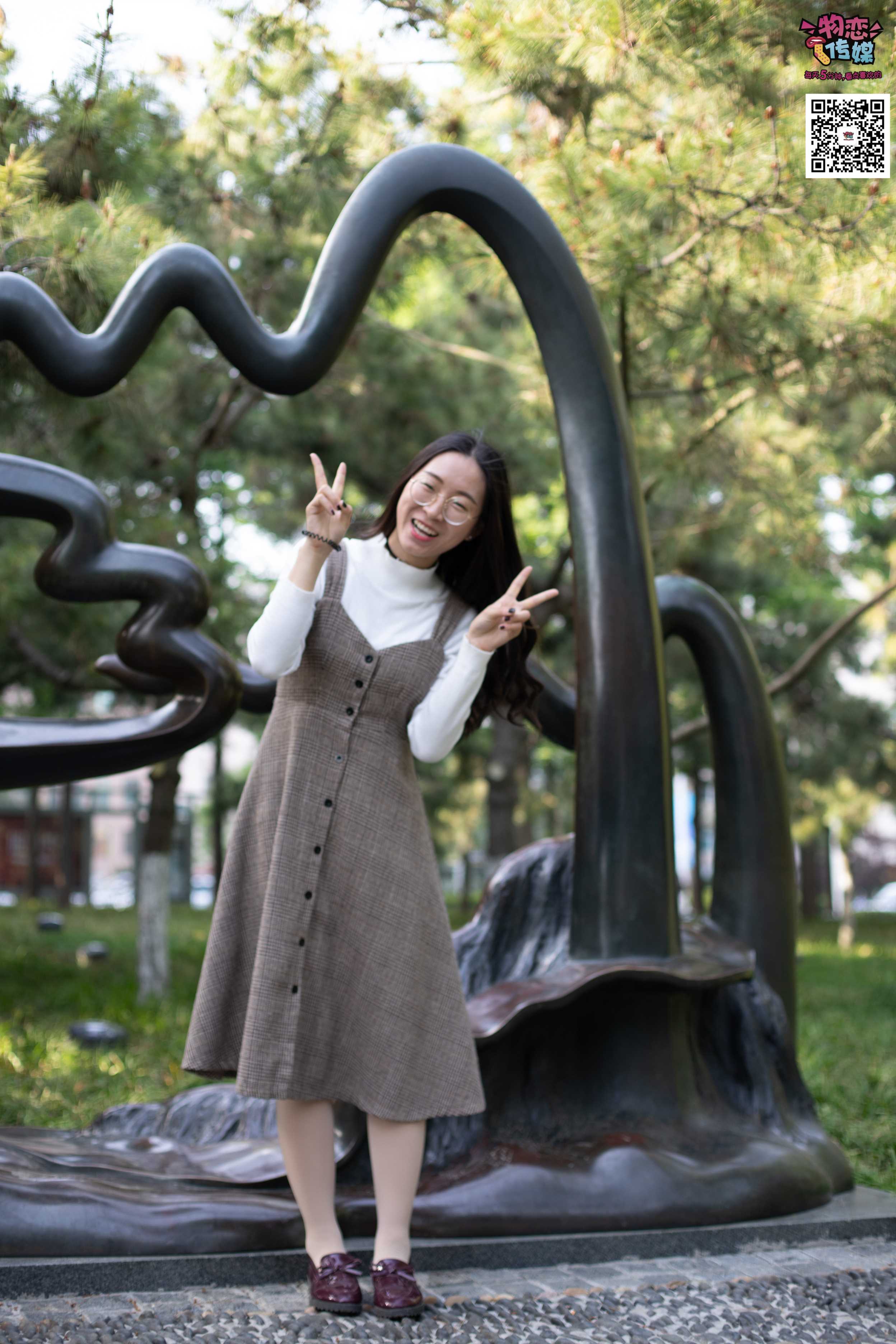图片[2]-物恋传媒 No.015 书香气质女生，搭配白棉袜  [192P+1V1.46GB]-COS写真在线网