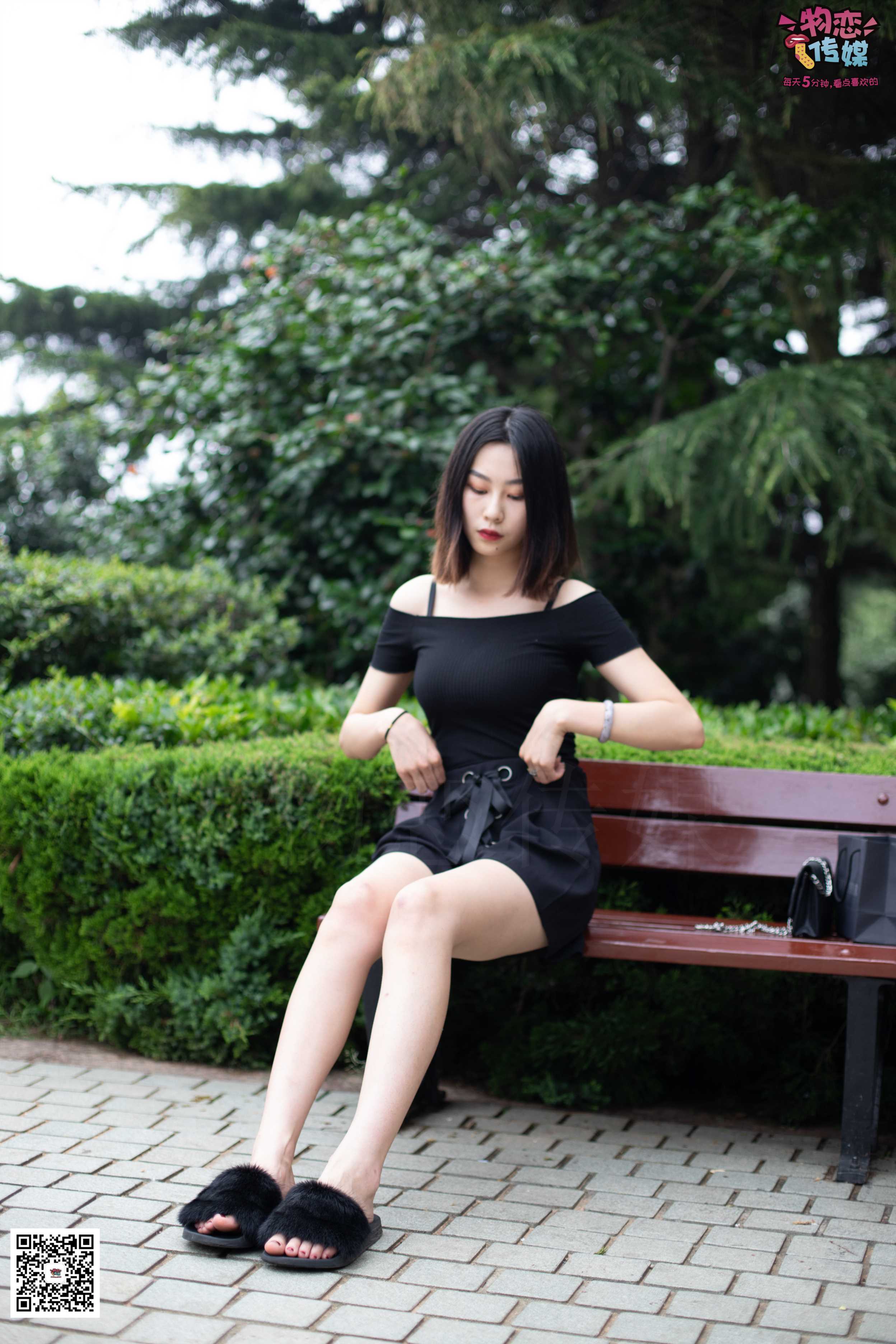 图片[2]-物恋传媒 No.030 剑眉星目,烈焰红唇,御姐范美女与可爱棉袜  [189P+1V1.92GB]-COS写真在线网