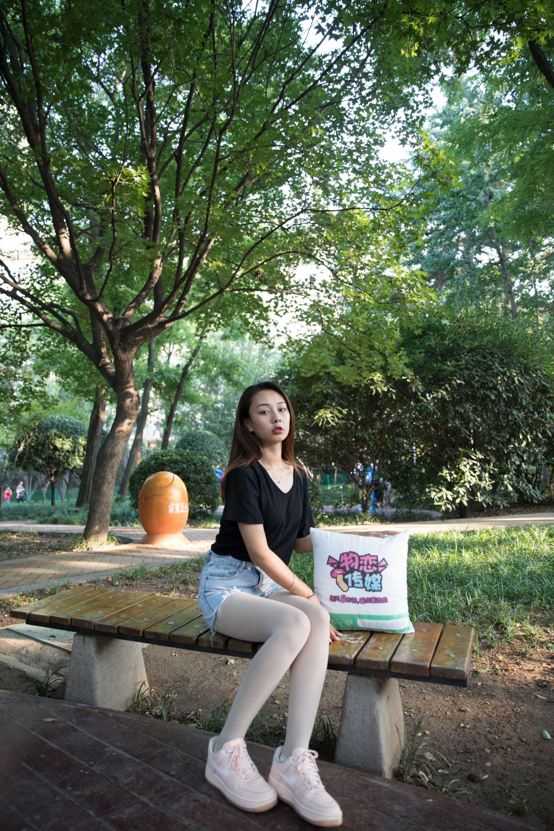 图片[4]-物恋传媒 No.173 岚岚-繁闹公园中的安静姑娘  [168P+1V4.23G]-COS写真在线网