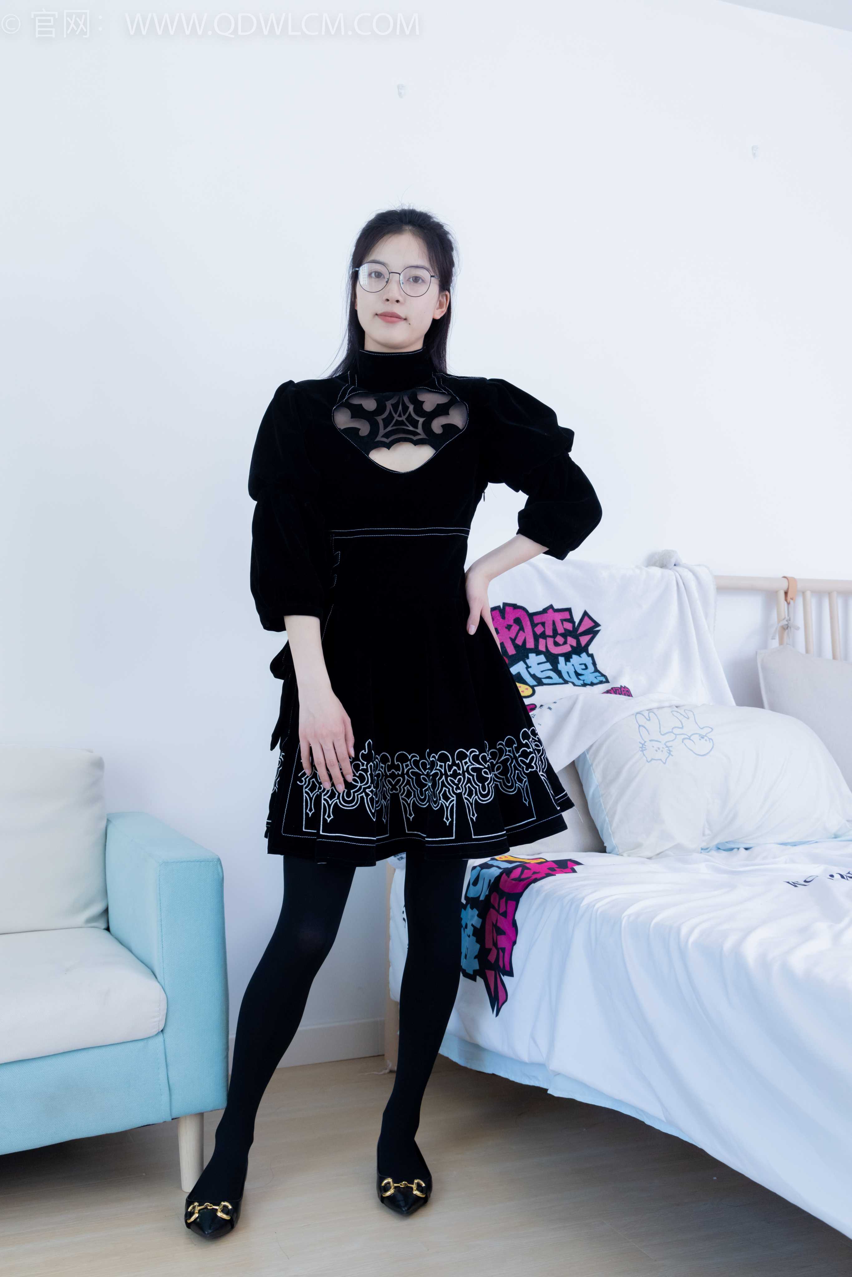 图片[2]-物恋传媒 NO.2042 茯苓-樱花覆盖地面 [240P-1V-7.53G]-COS写真在线网