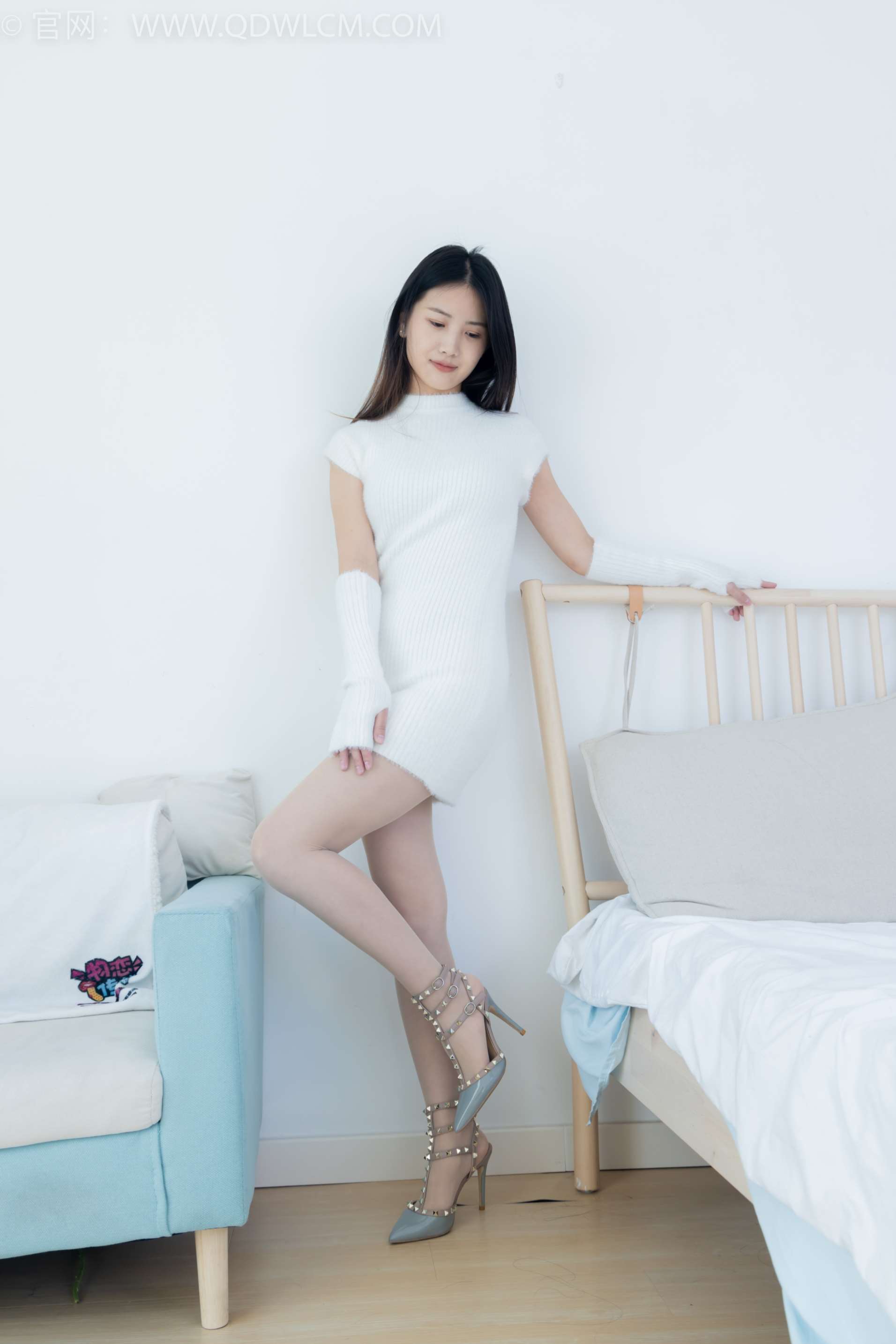 图片[2]-物恋传媒 NO.2214 铃铛-发如雪[150P-1V-2.93G]-COS写真在线网