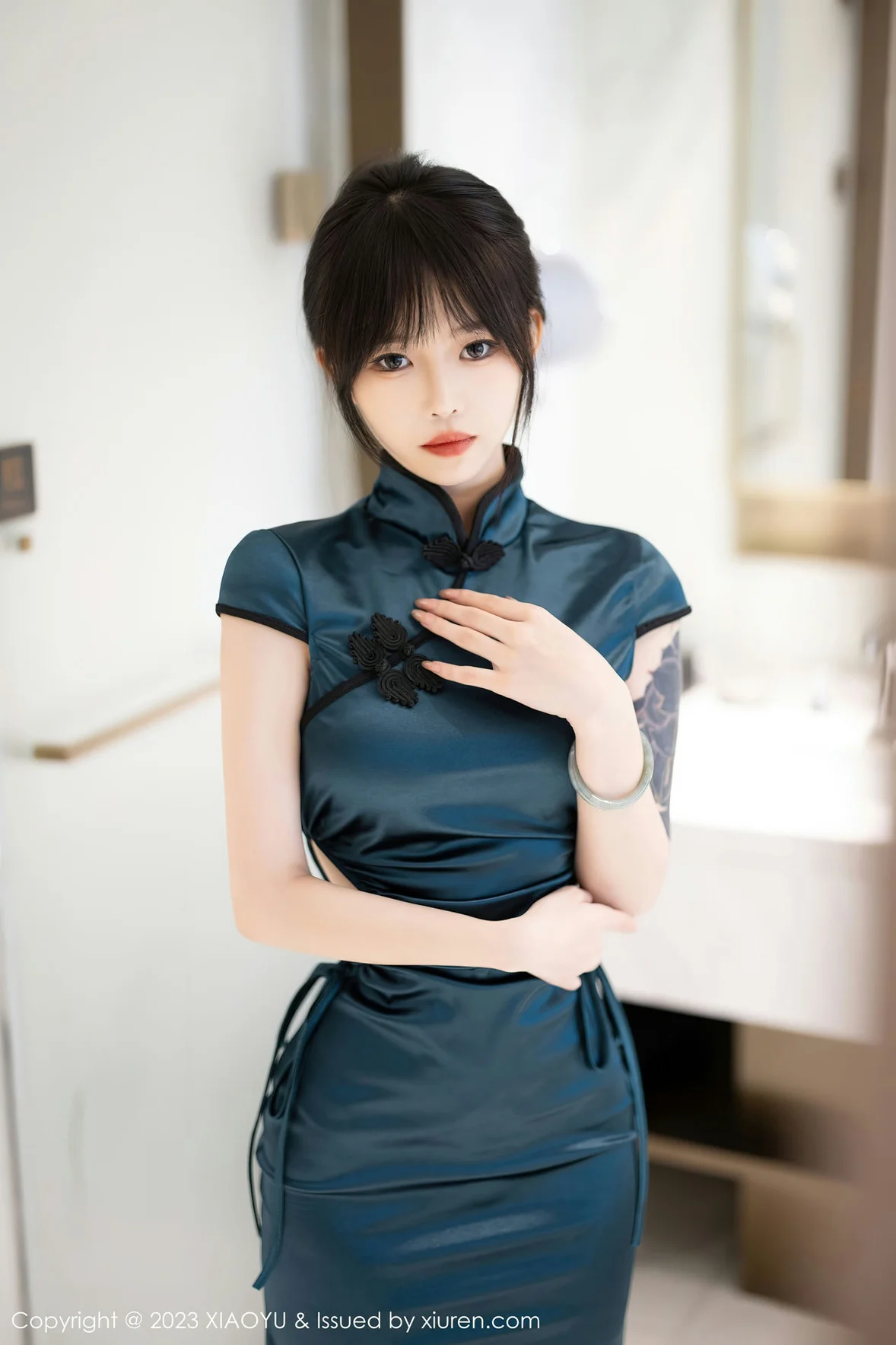 图片[4]-XIAOYU 语画 Vol.1077 奶瓶. 蓝色旗袍性感写真 [84P]-COS写真在线网