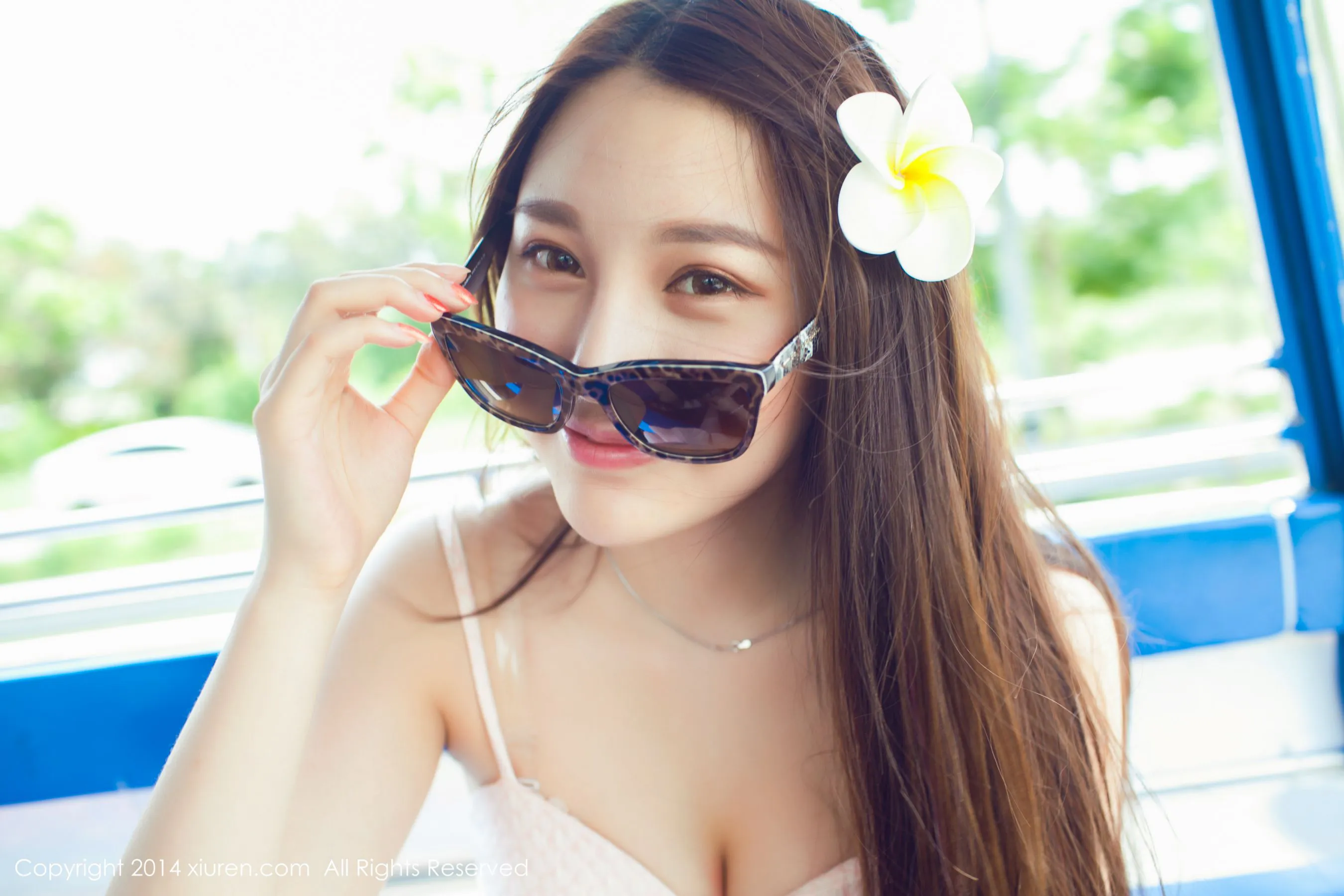 图片[2]-女神刘奕宁Lynn泰国街拍 秀人网 No.139-COS写真在线网