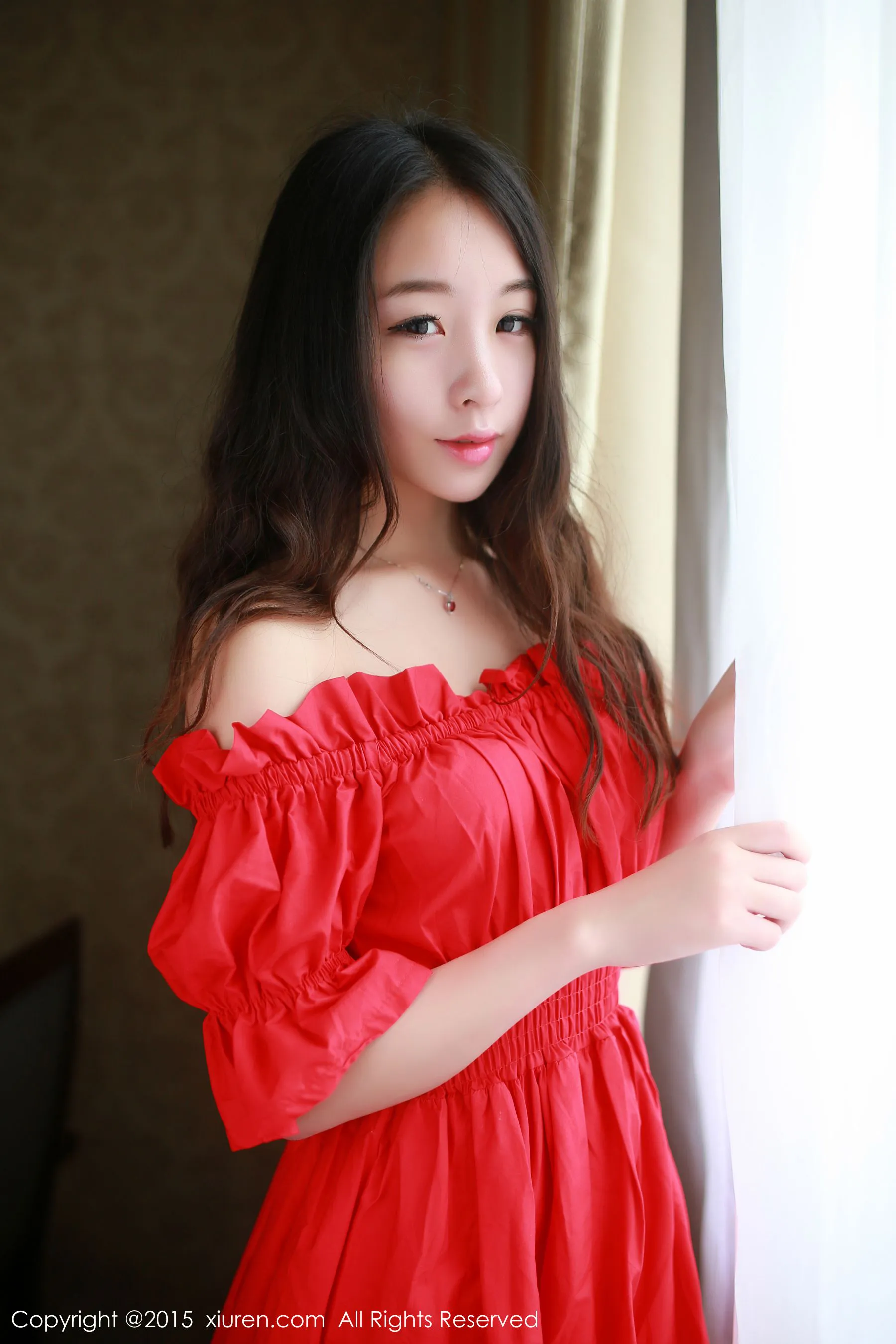 图片[4]-梓萱Crystal《连衣裙+热裤+网袜制服》 秀人网 No.347-COS写真在线网
