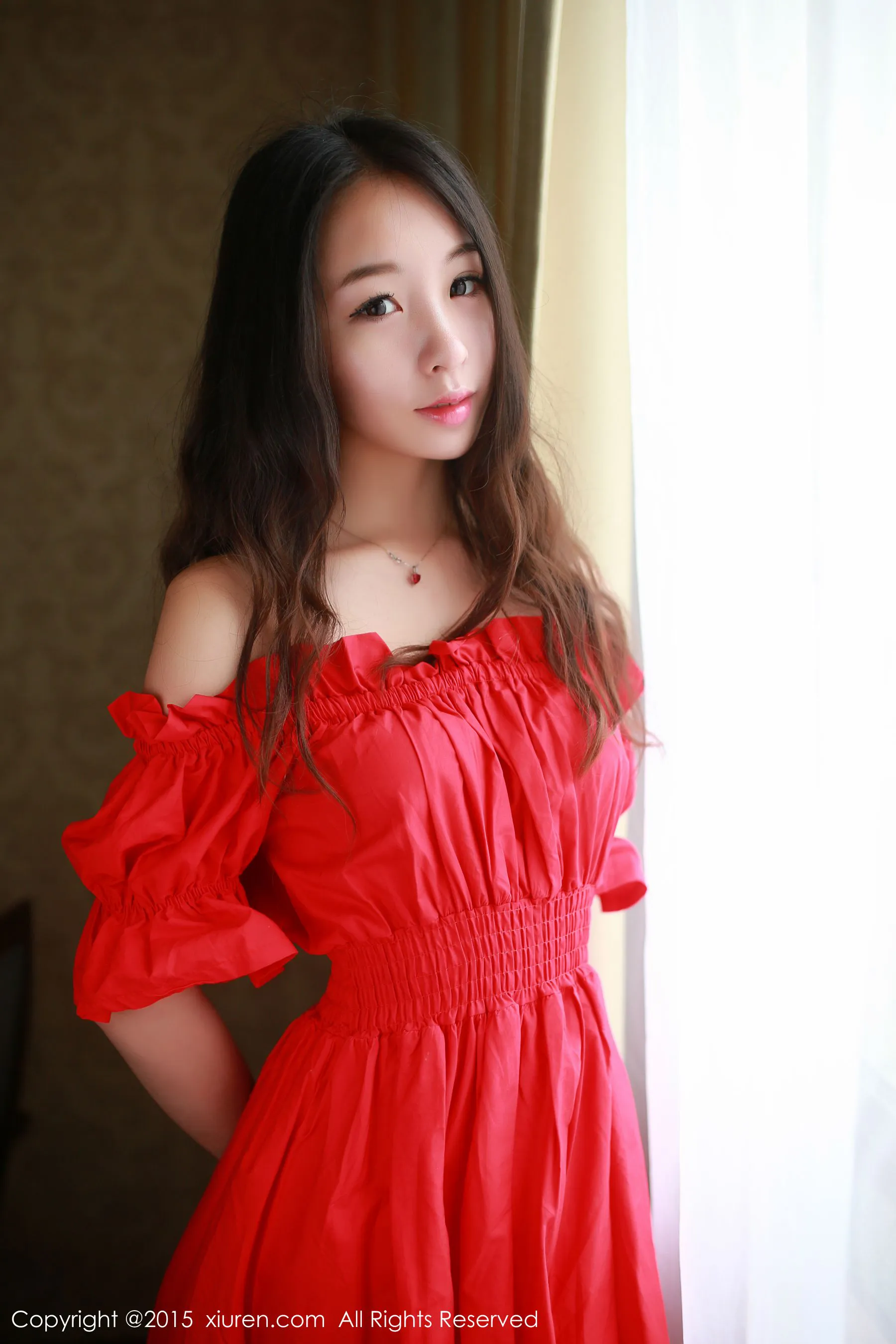 图片[5]-梓萱Crystal《连衣裙+热裤+网袜制服》 秀人网 No.347-COS写真在线网