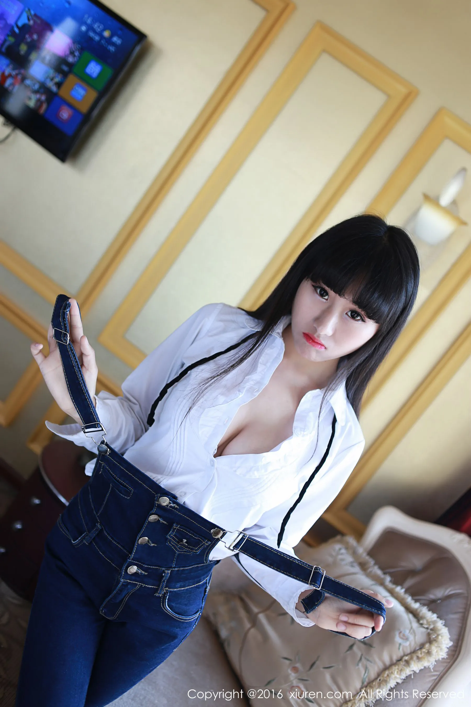 图片[6]-月音瞳《来自武汉的童颜巨乳妹子》 秀人网 No.520-COS写真在线网