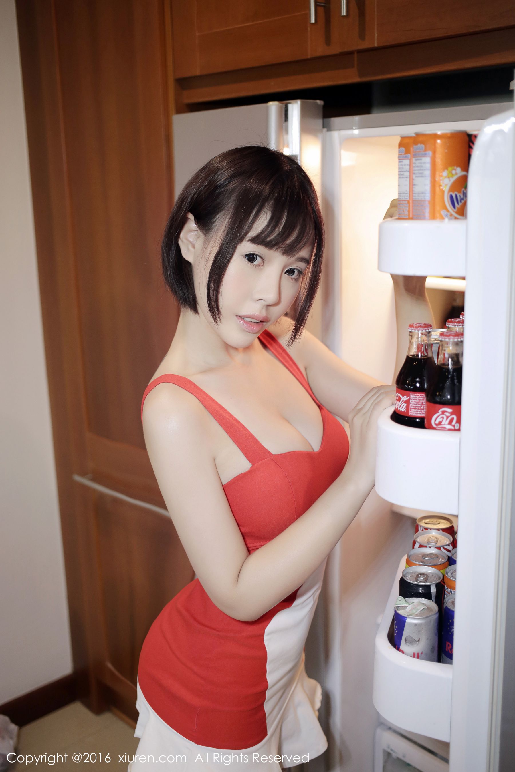 图片[5]-Evelyn艾莉《小红裙》 秀人网 No.665-COS写真在线网