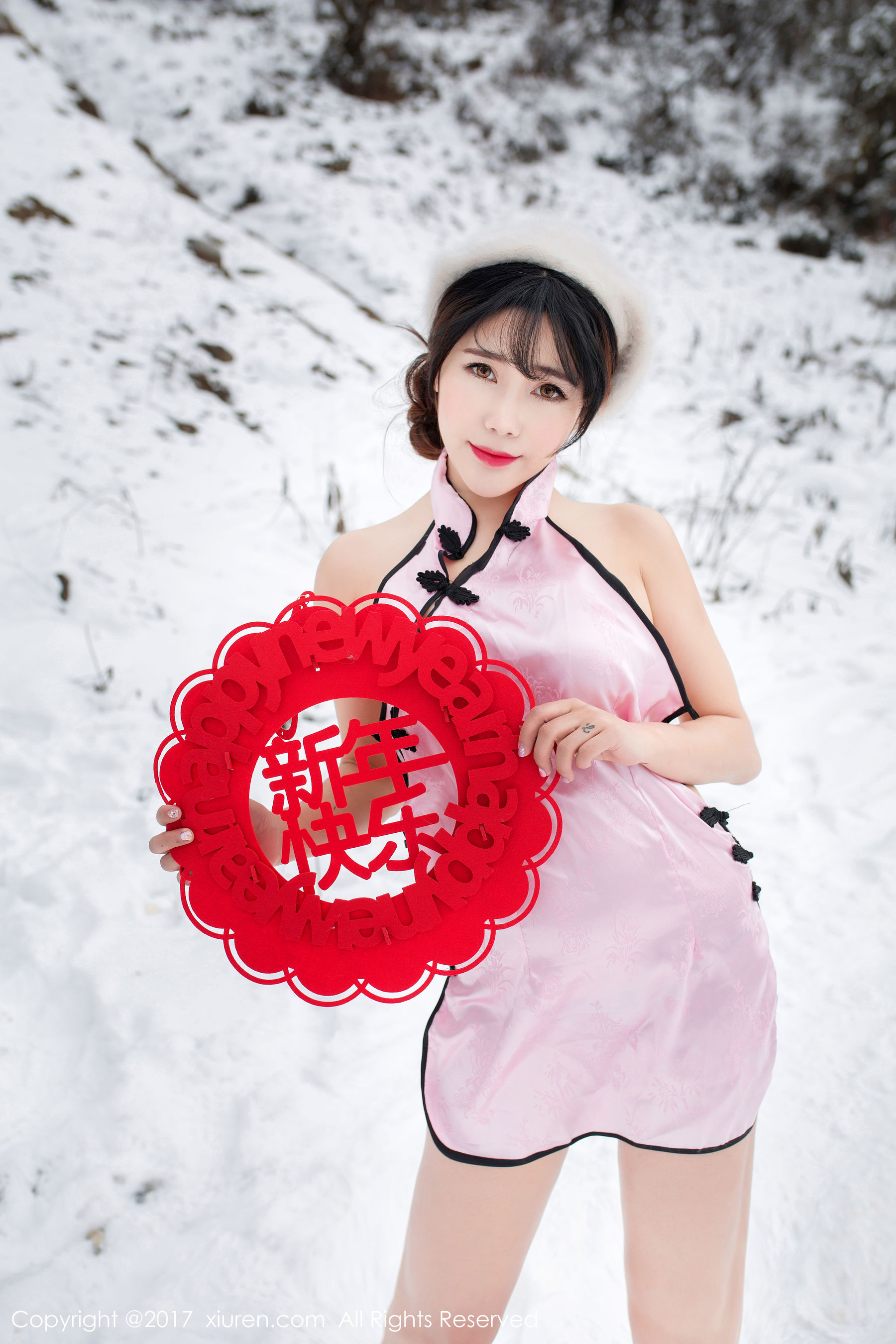 图片[2]-兜豆靓Youlina《新年贺岁》 秀人网XIUREN No.686-COS写真在线网