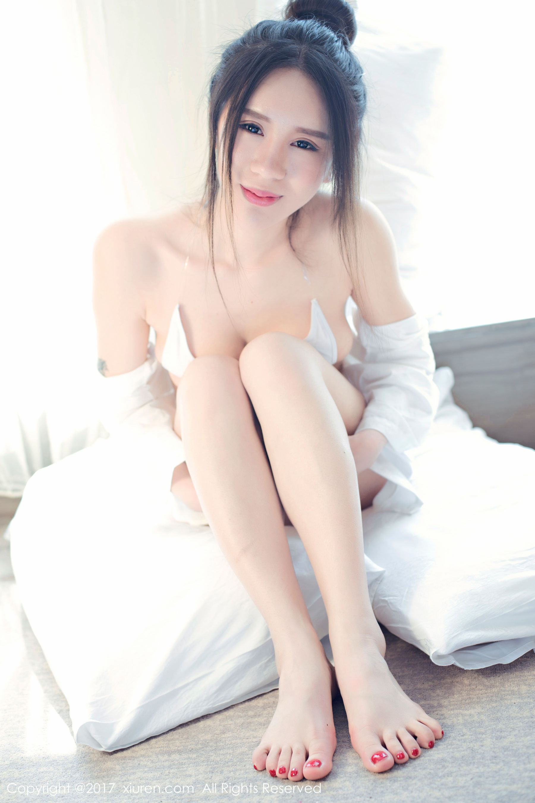 图片[2]-欧阳若依《白色比基尼和大尺度蕾丝女仆死库水》 秀人网XIUREN No.715-COS写真在线网