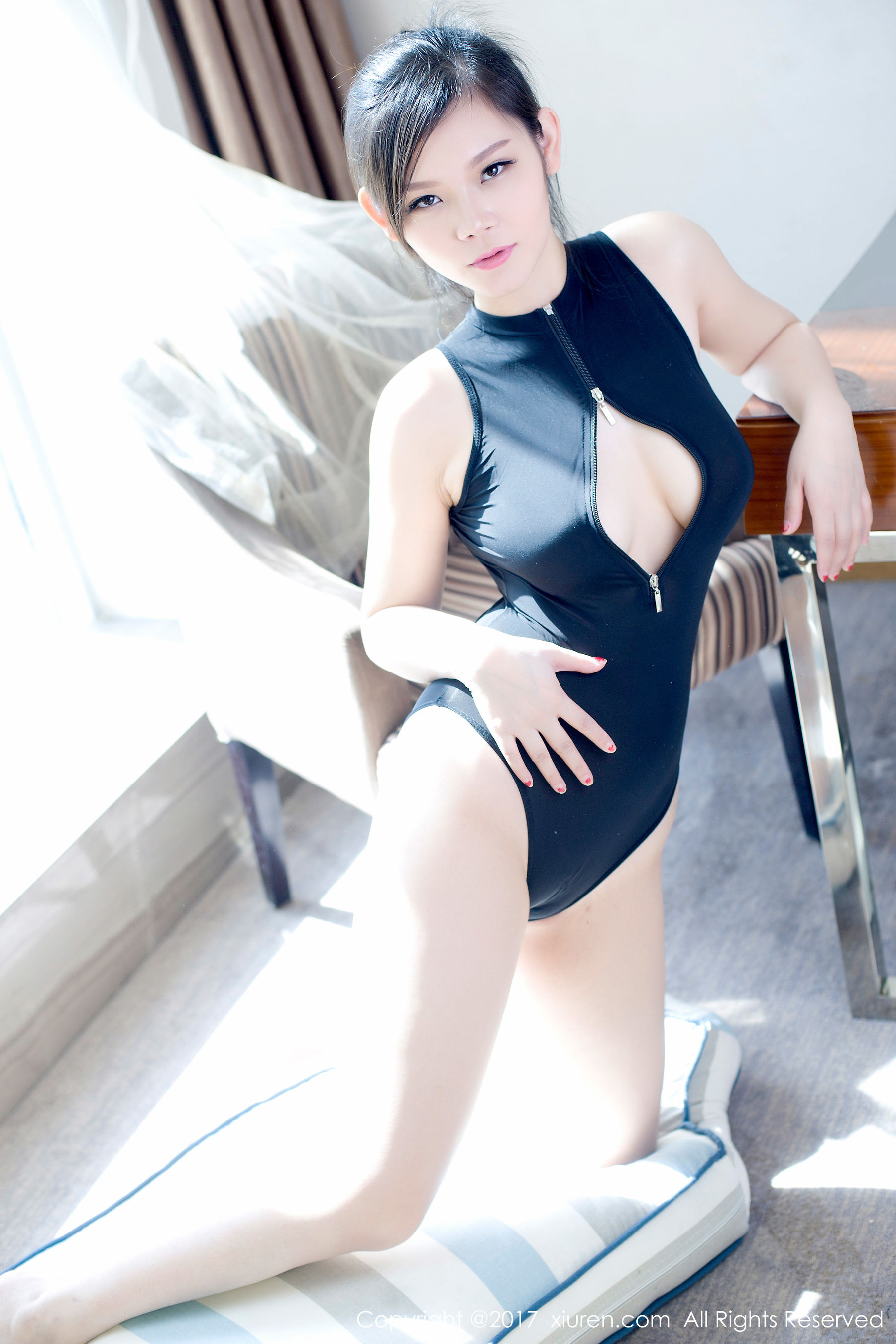 图片[4]-黎美儿Cici《情趣连体服+比基尼+开胸泳装》 秀人网XIUREN No.728-COS写真在线网