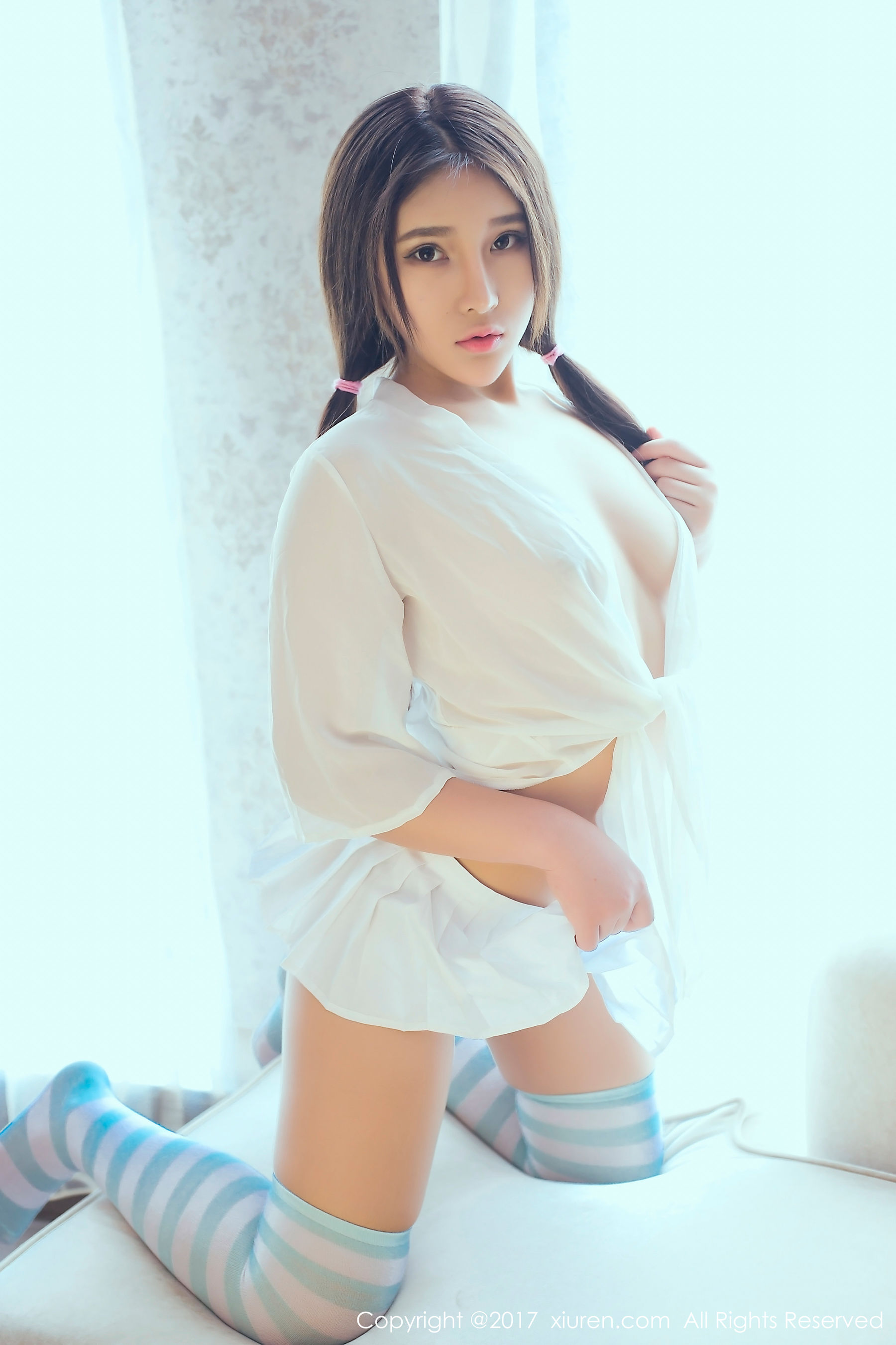图片[2]-当然是小熊呀《绝好蜜桃臀细腰》 秀人网XIUREN No.783-COS写真在线网