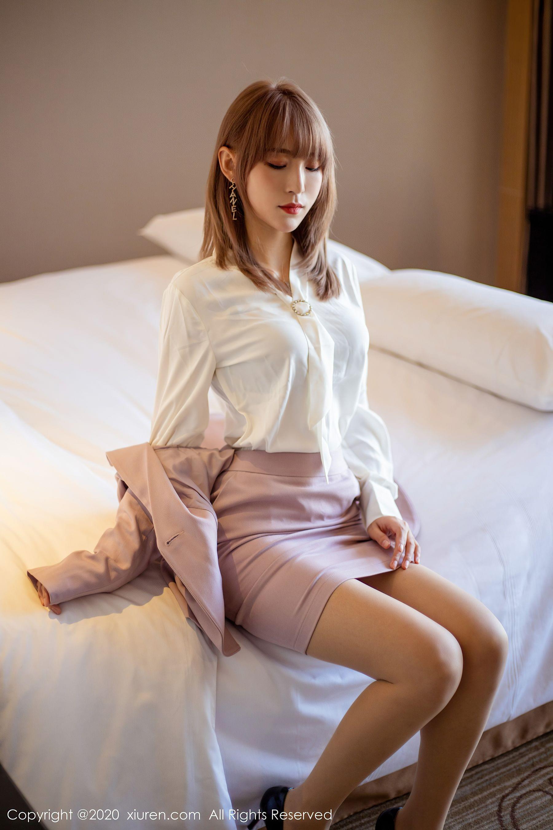 图片[4]-秀人XIUREN No.2304 周慕汐fairy-COS写真在线网