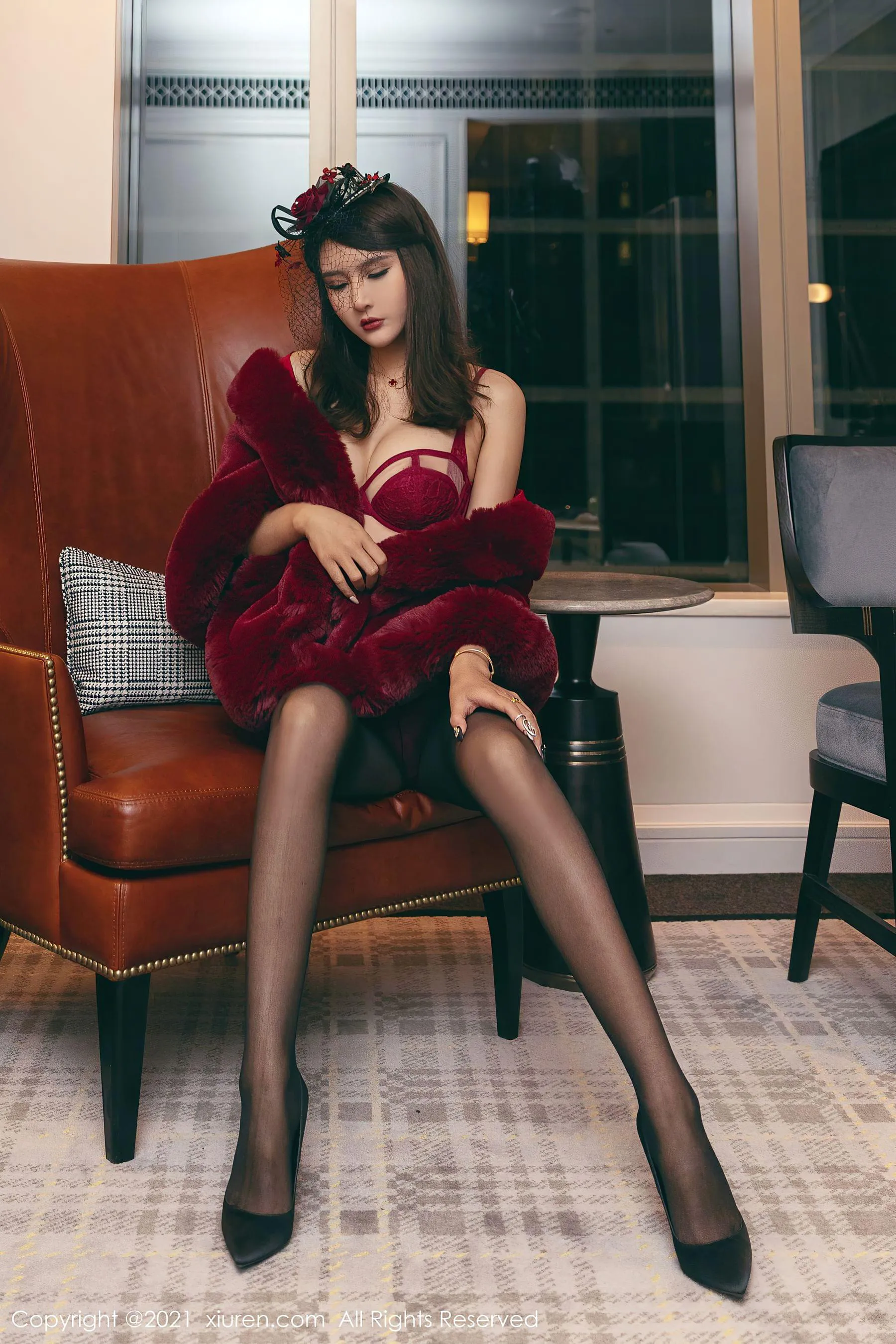 图片[2]-秀人 No.3548 Emily尹菲-COS写真在线网