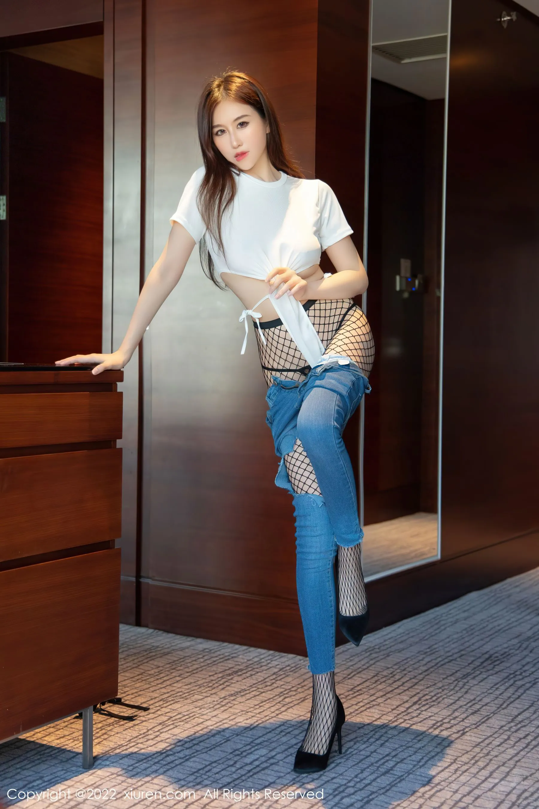 图片[5]-秀人 No.4481 月音瞳-COS写真在线网