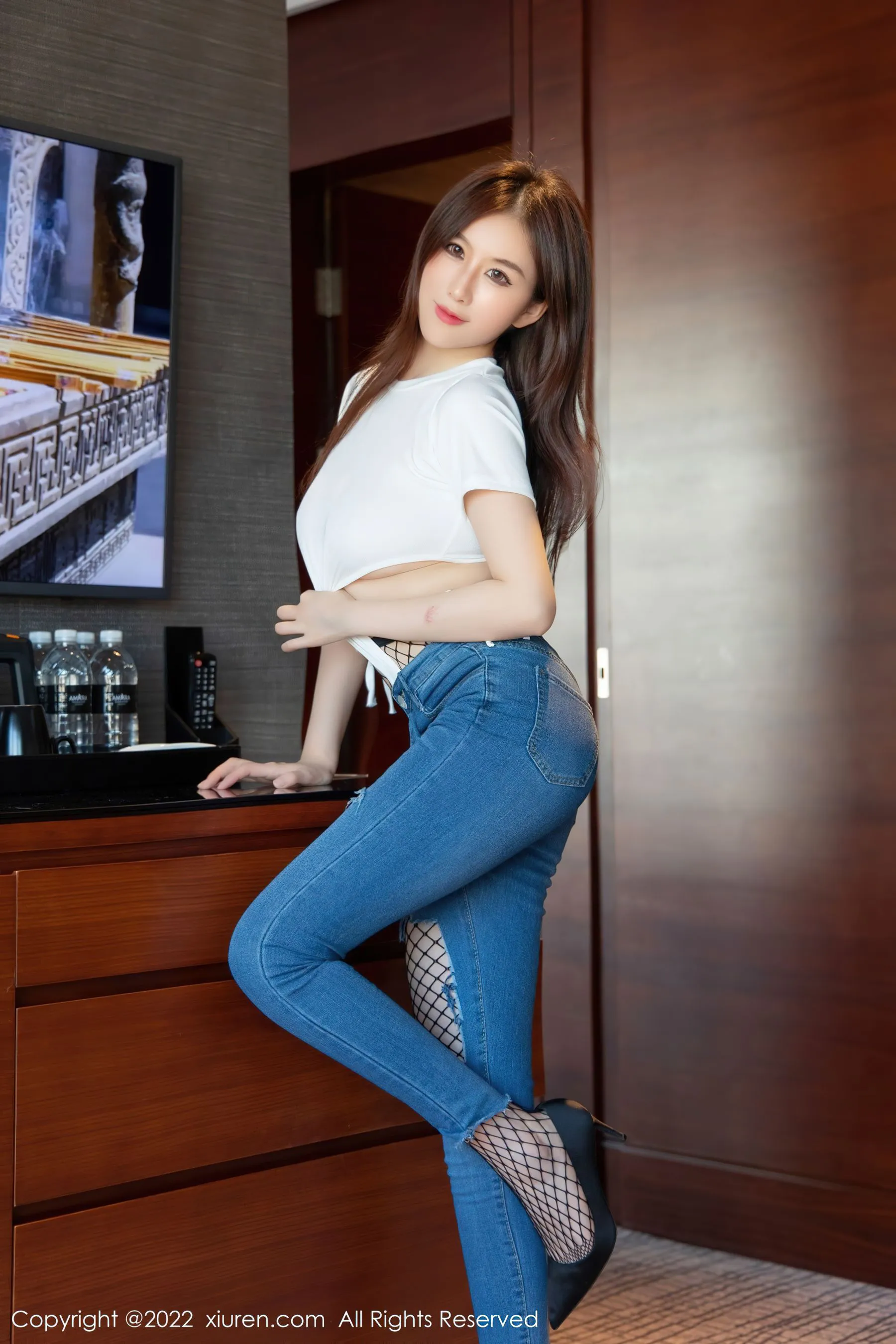 图片[2]-秀人 No.4481 月音瞳-COS写真在线网