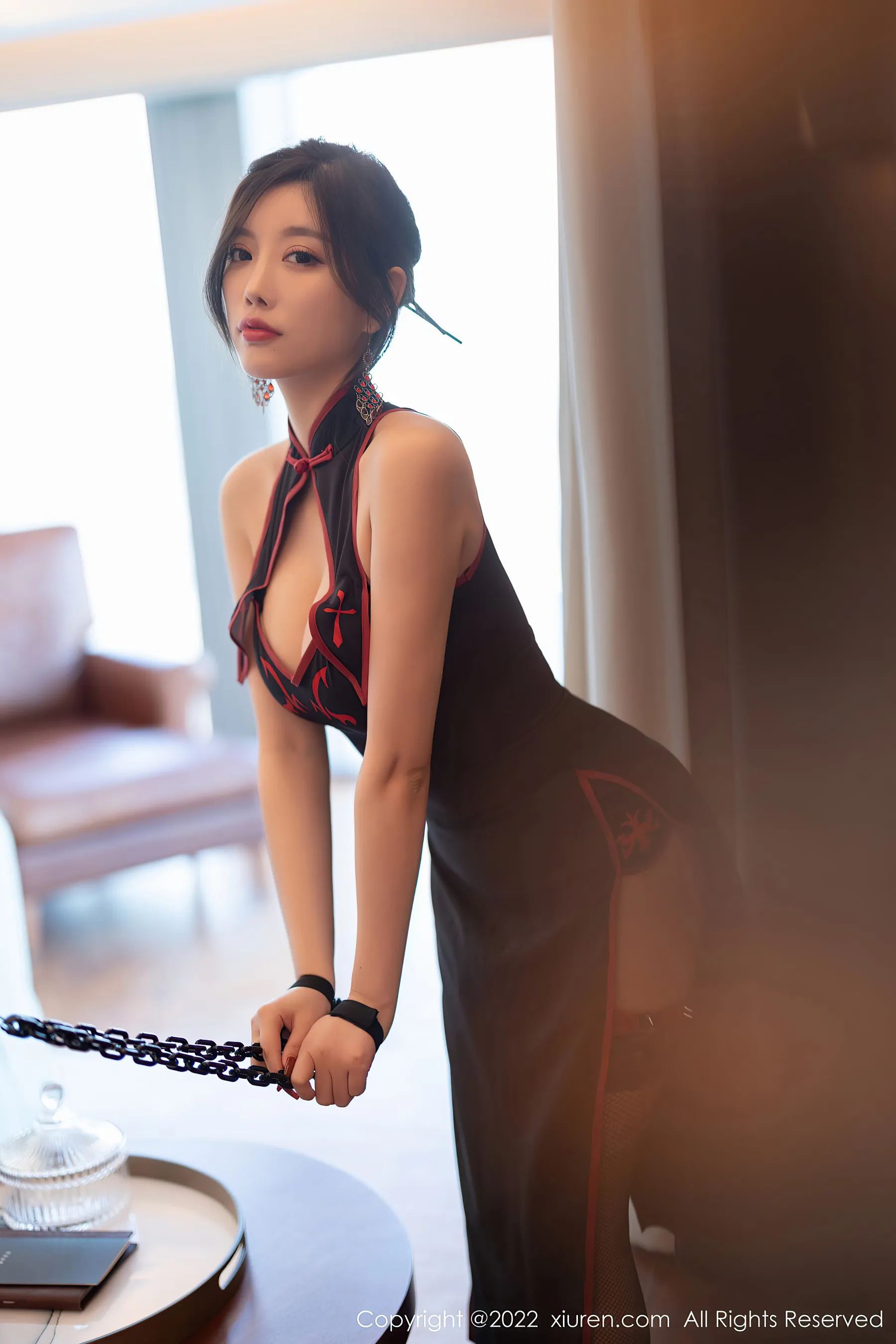图片[2]-秀人网 No.4587 杨晨晨Yome 旗袍美腿私房写真-COS写真在线网