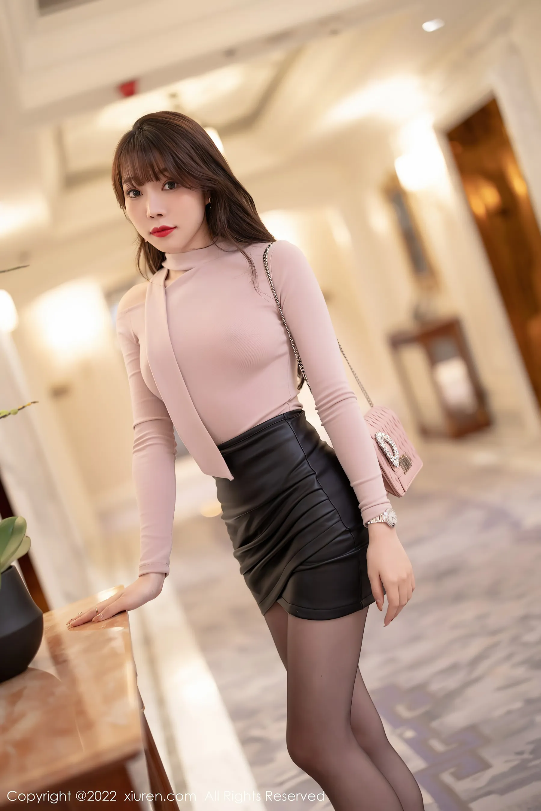 图片[4]-秀人网 No.4606 芝芝Booty 御姐美腿-COS写真在线网
