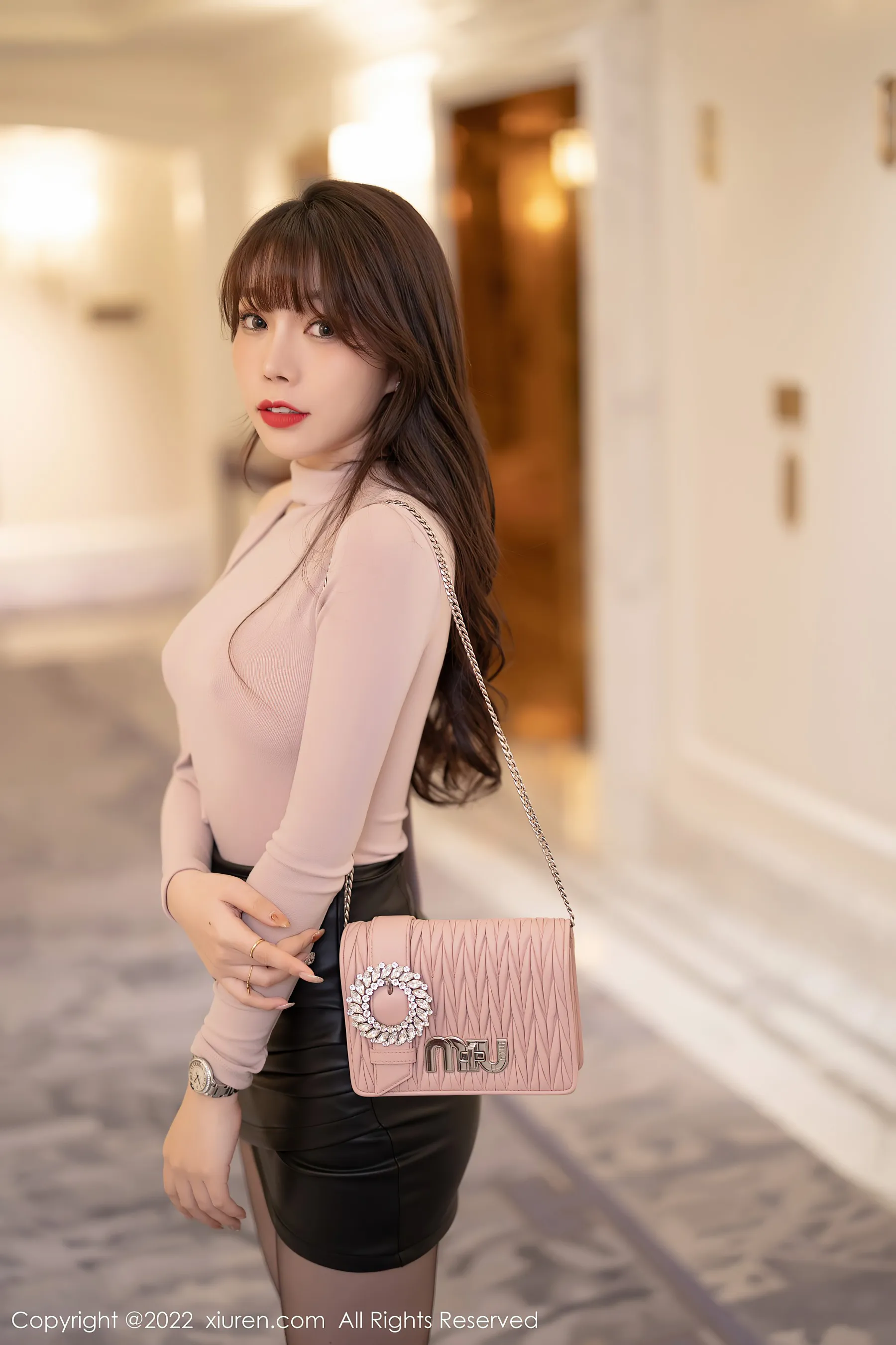 图片[2]-秀人网 No.4606 芝芝Booty 御姐美腿-COS写真在线网
