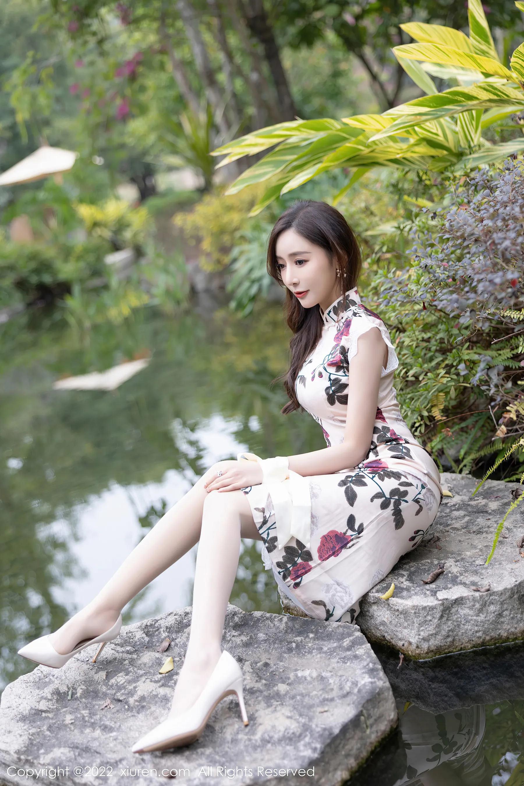 图片[6]-秀人网 No.4688 王馨瑶yanni 旗袍美腿丝袜写真-COS写真在线网