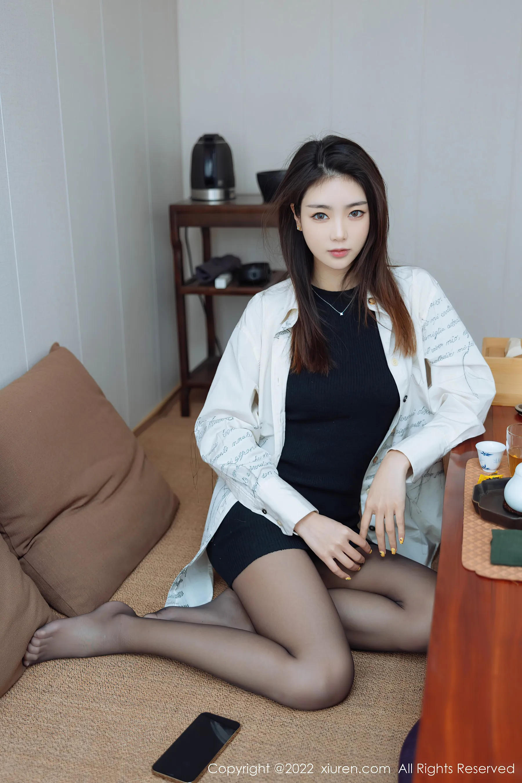 图片[3]-秀人网 No.4832 可樂Vicky 黑丝美腿-COS写真在线网