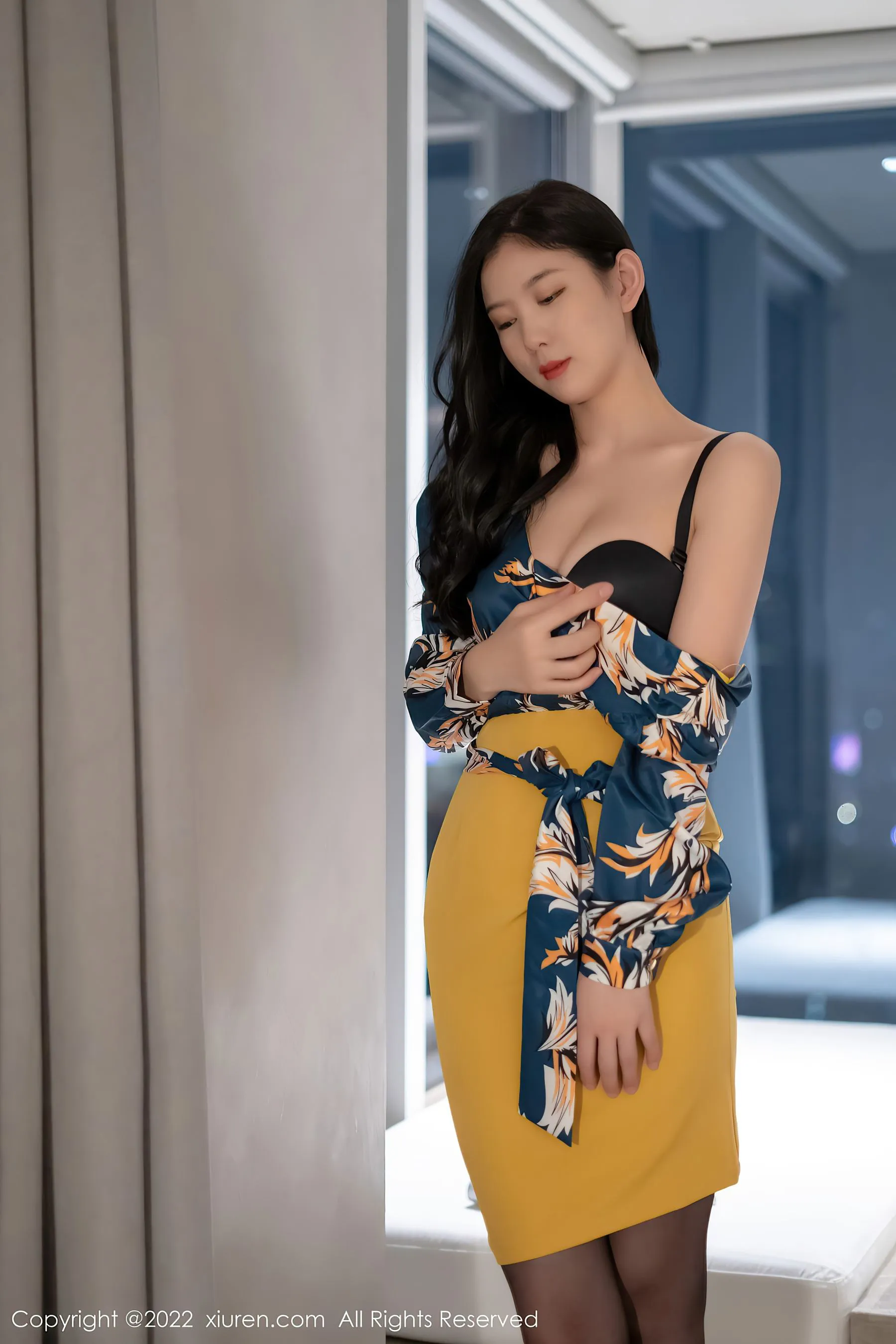 图片[2]-秀人网 No.4880 李雅柔182CM 黑丝美腿-COS写真在线网