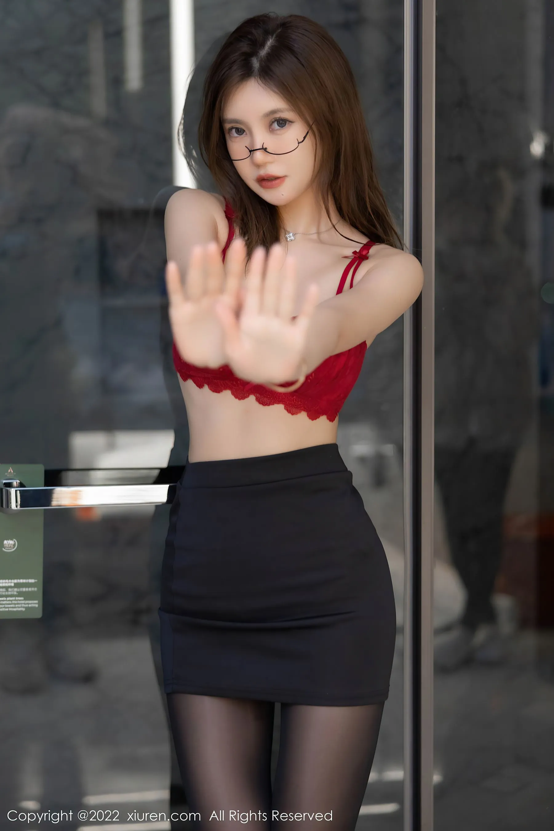 图片[5]-秀人网 No.5041 绮里嘉ula-COS写真在线网