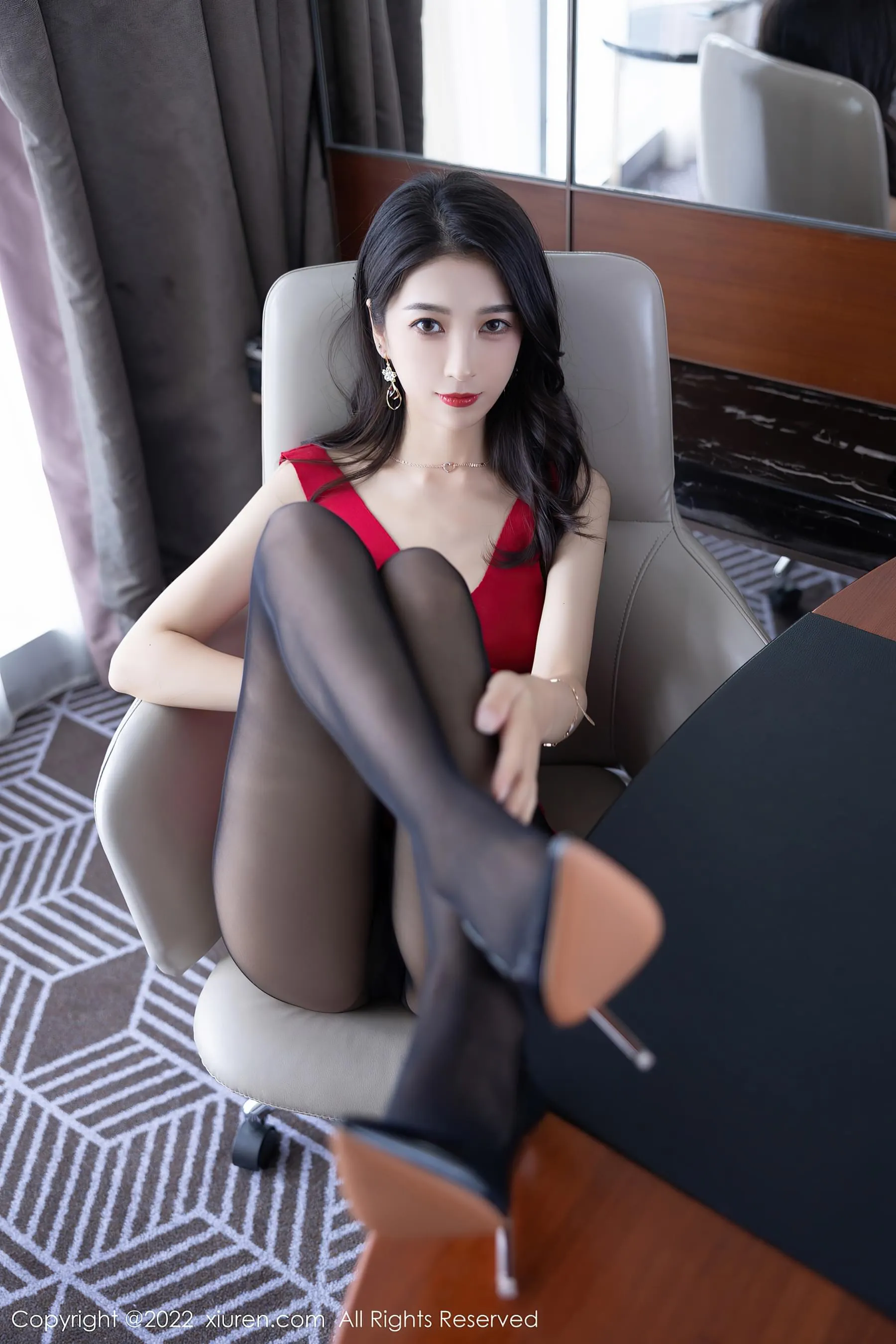 图片[6]-秀人网 No.5223 林乐一 黑丝美腿-COS写真在线网