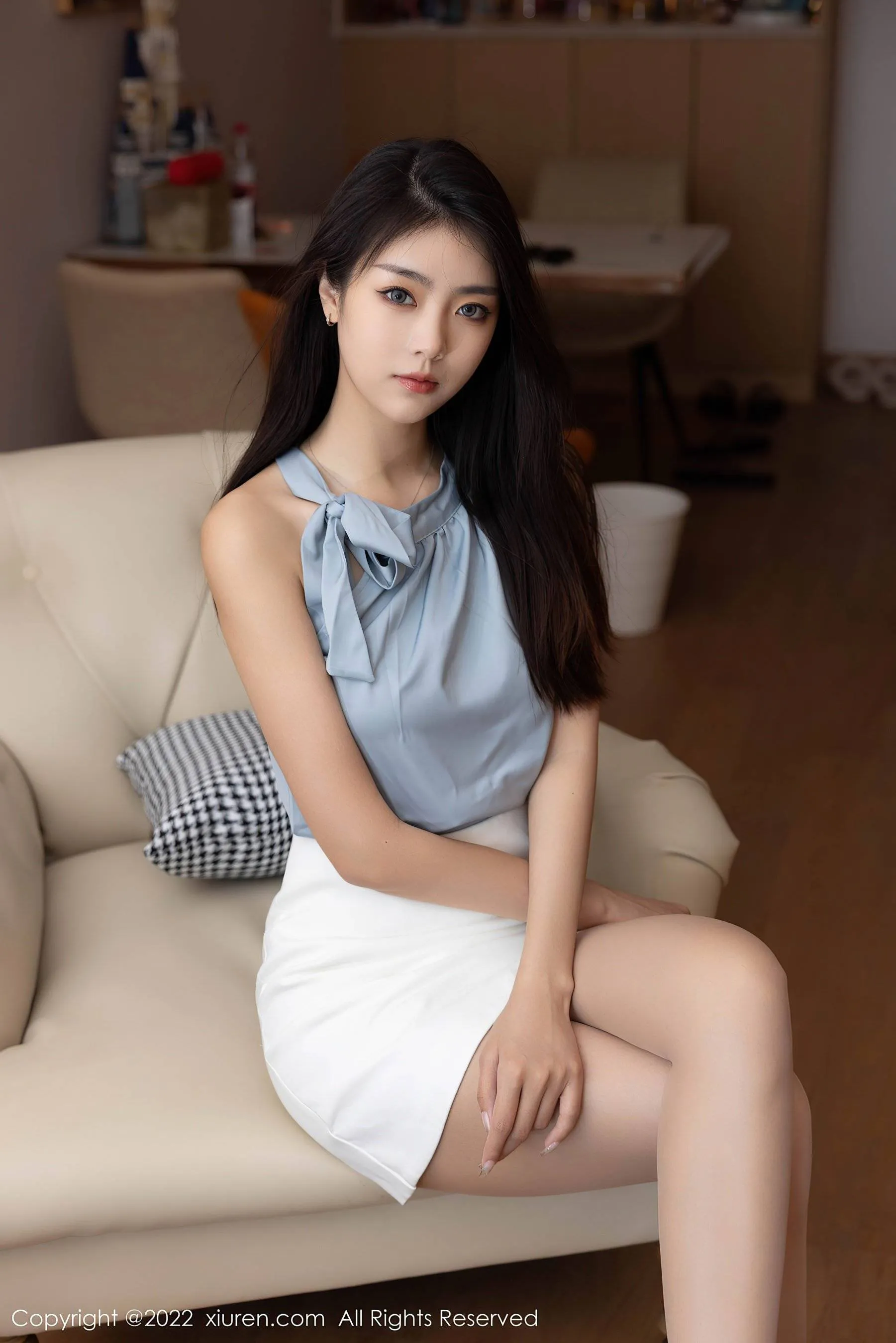 图片[5]-秀人网 No.5459 可樂Vicky 短裙美腿-COS写真在线网