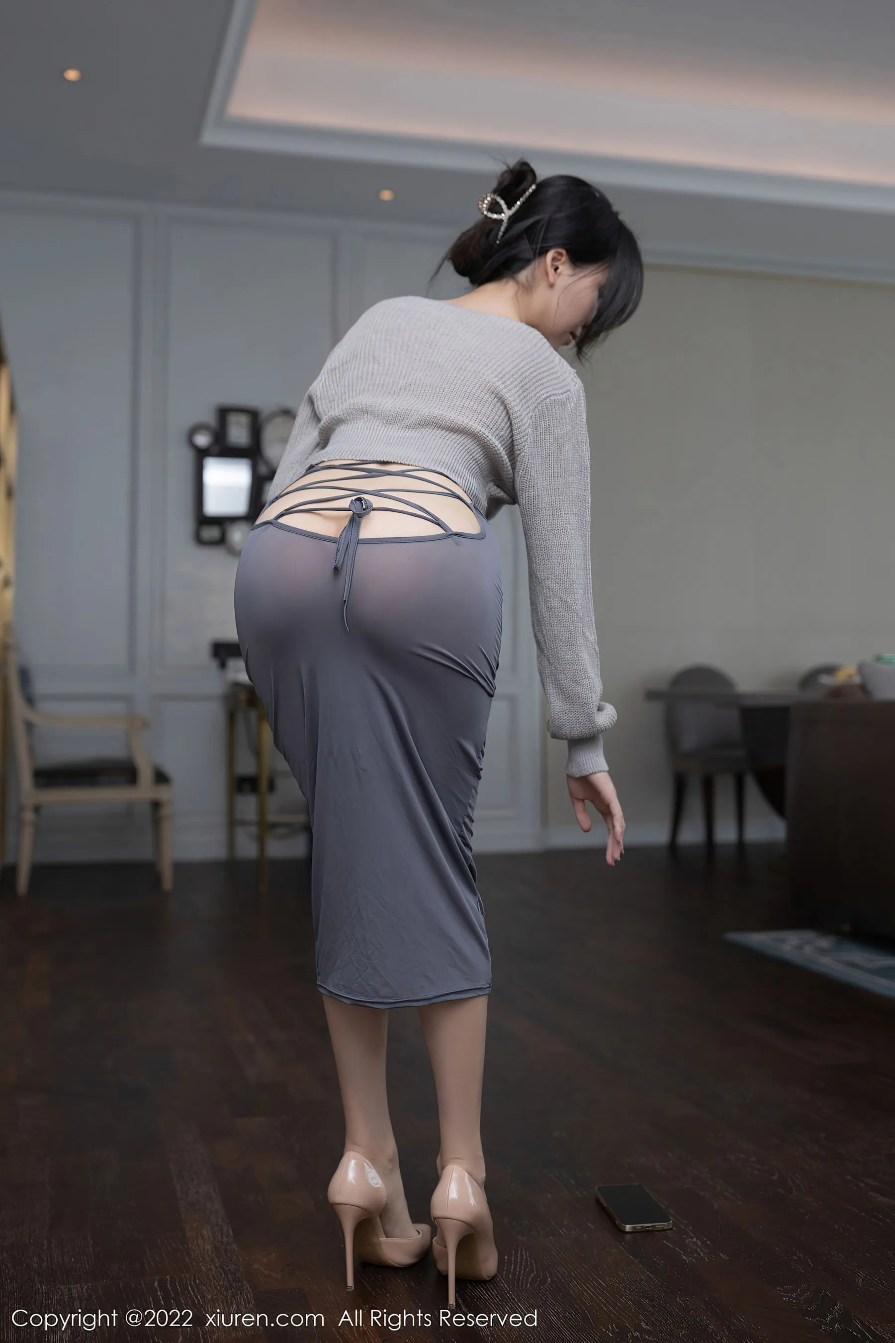 图片[4]-秀人网 No.5620 利世 裙子美臀-COS写真在线网