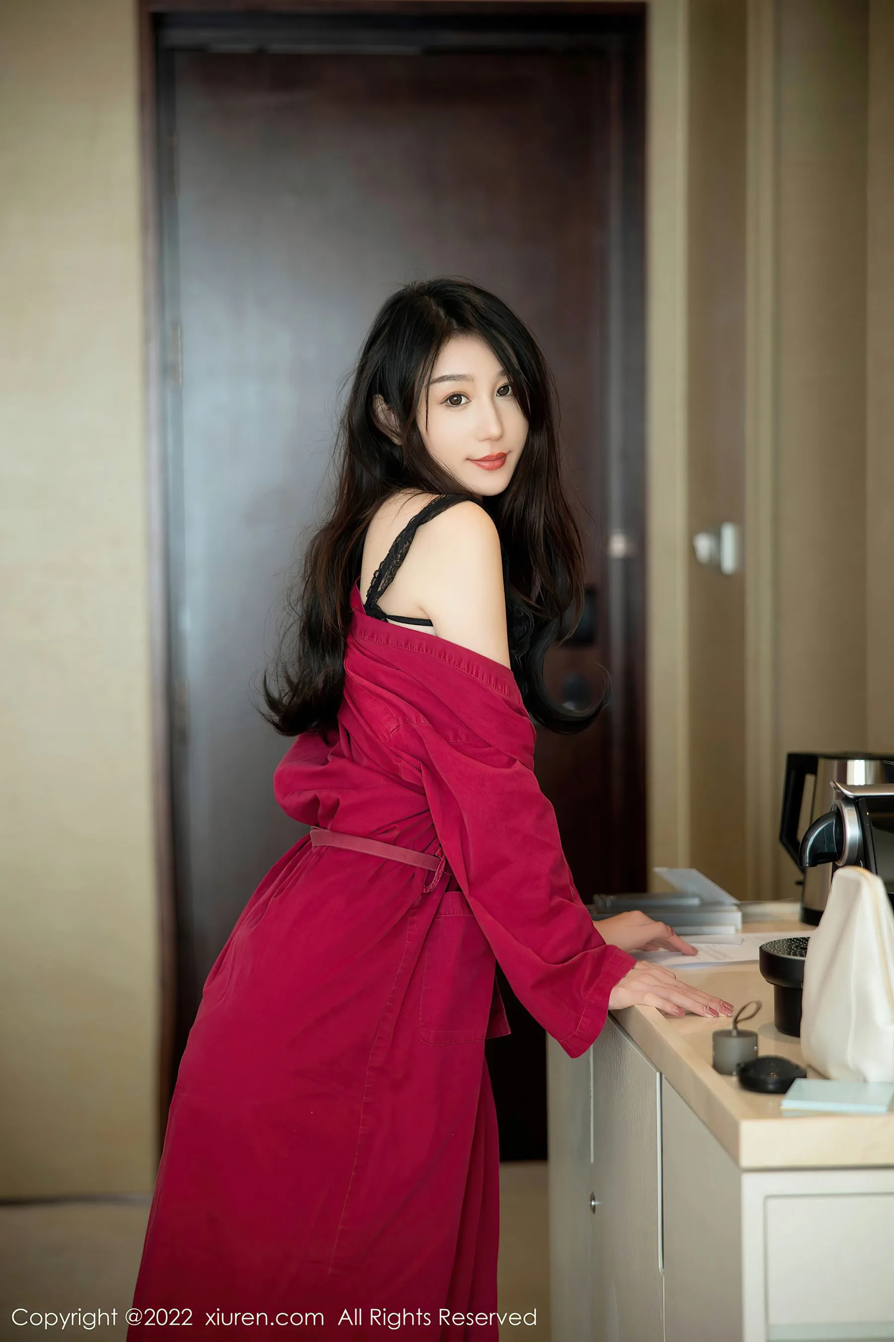 图片[6]-秀人网 No.5624 薇薇酱 新人美腿-COS写真在线网
