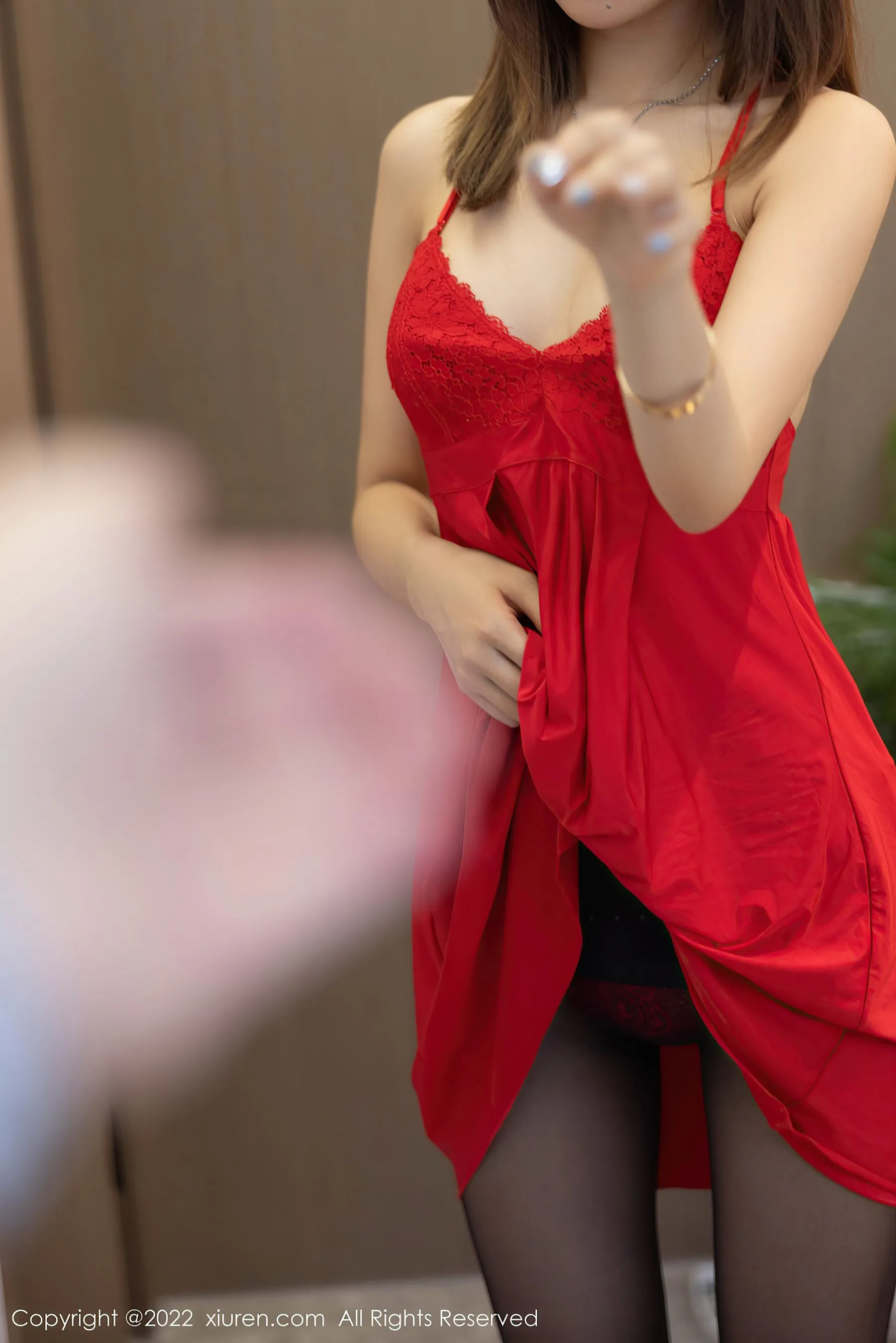 图片[2]-秀人网 No.5671 绮里嘉ula-COS写真在线网