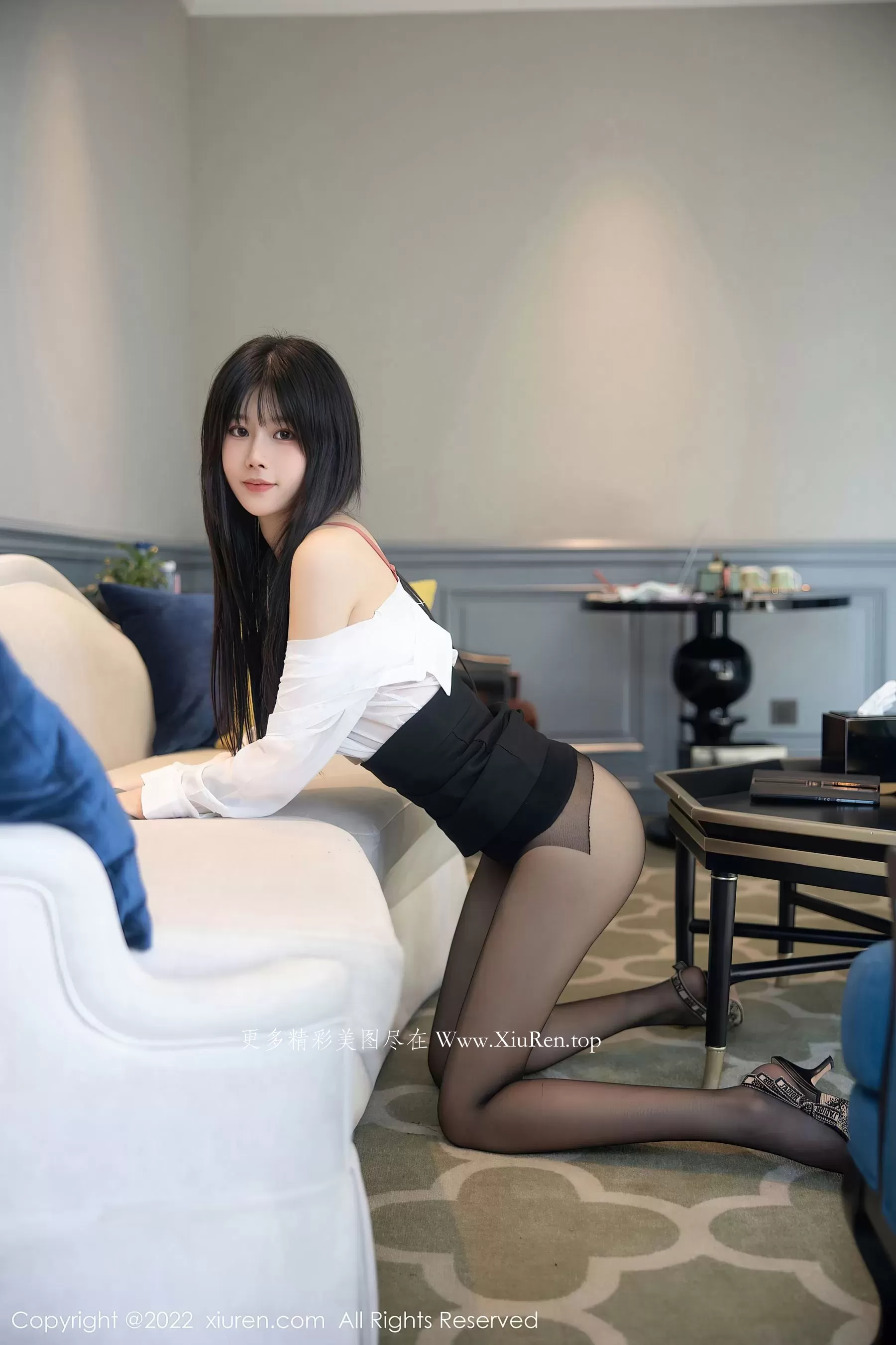 图片[2]-秀人网 No.5861 77qiqi 短裙黑丝-COS写真在线网