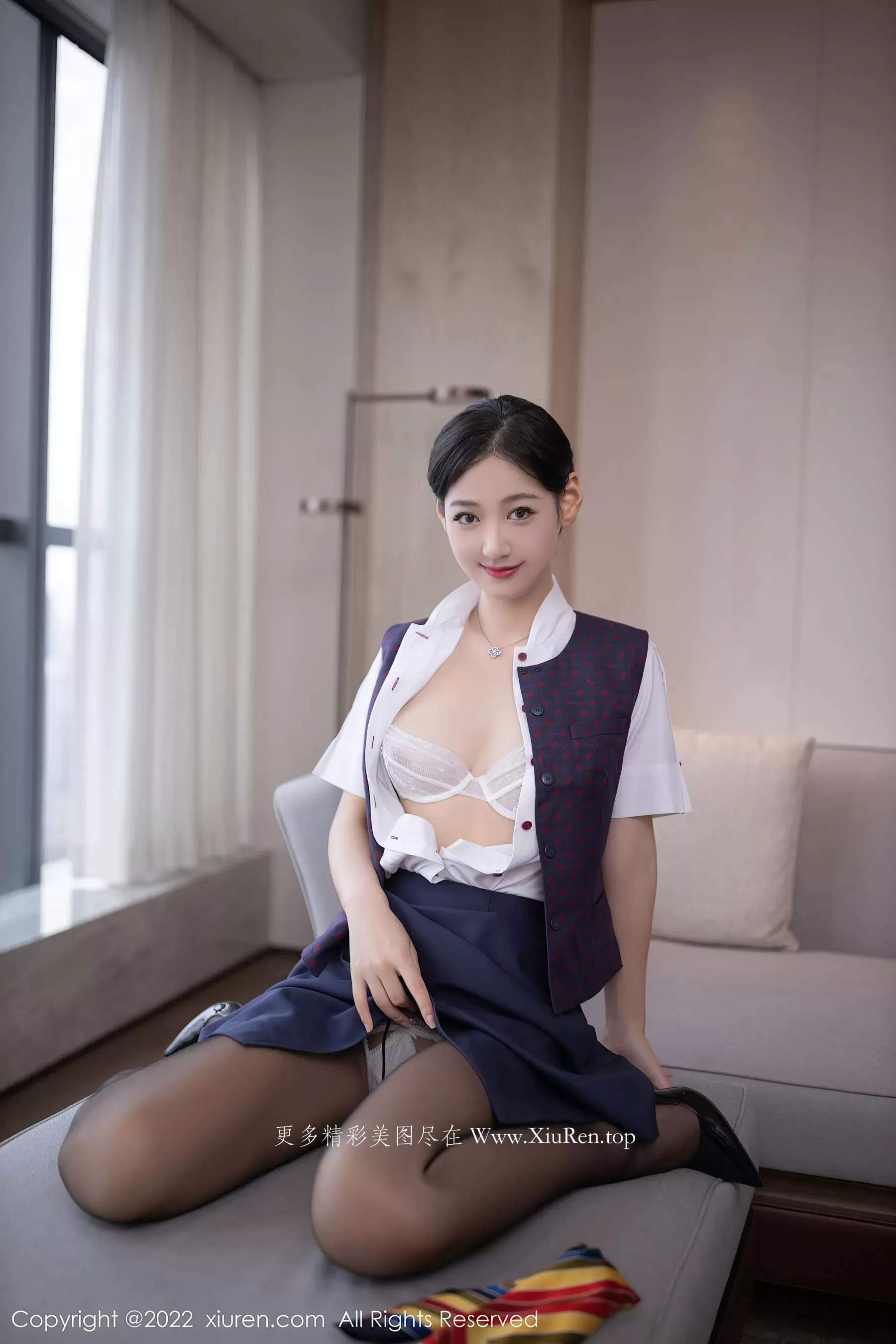 图片[2]-秀人网 No.5922 唐安琪 制服黑丝-COS写真在线网