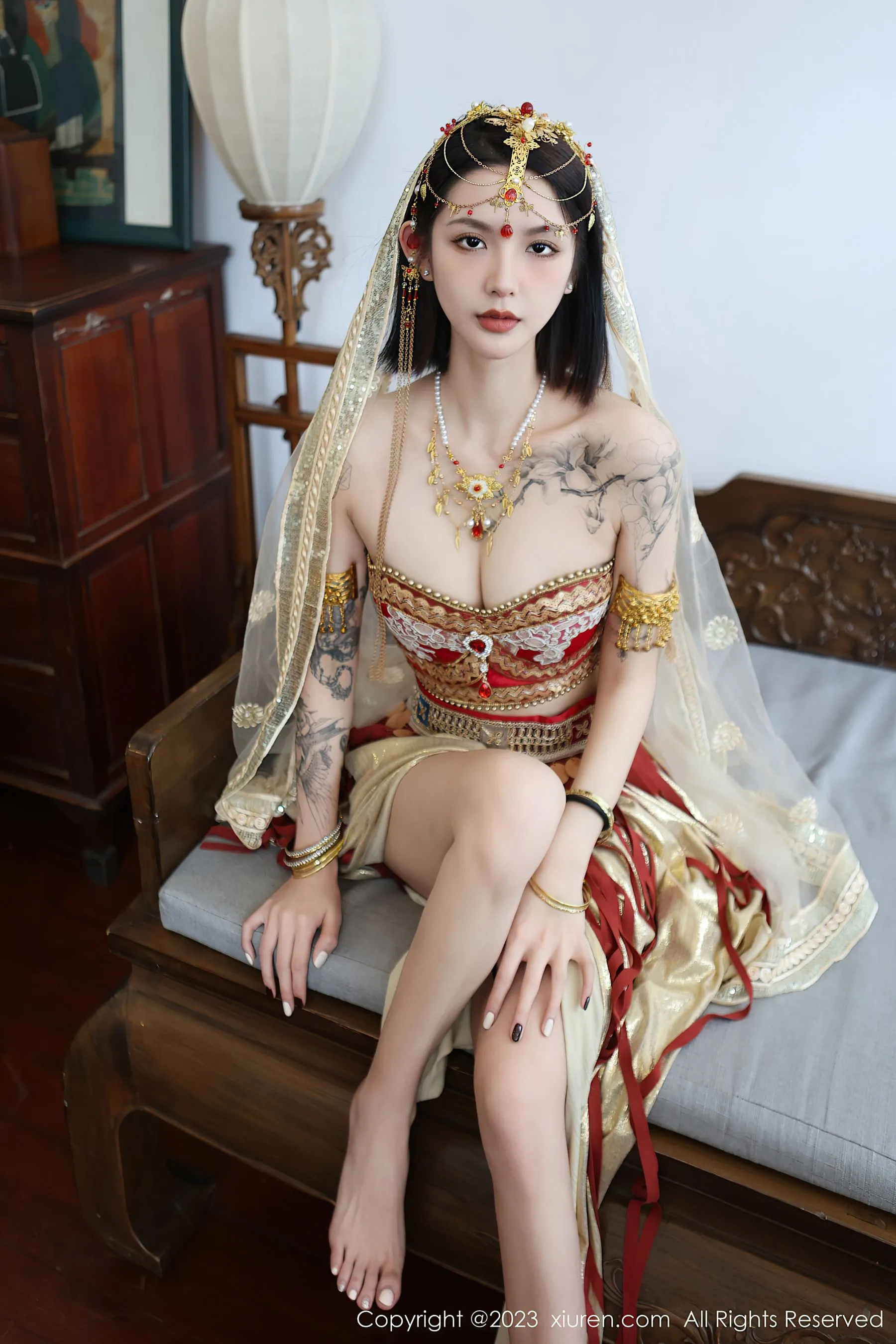 图片[4]-秀人网 No.6240 乔一一 异域风情-COS写真在线网