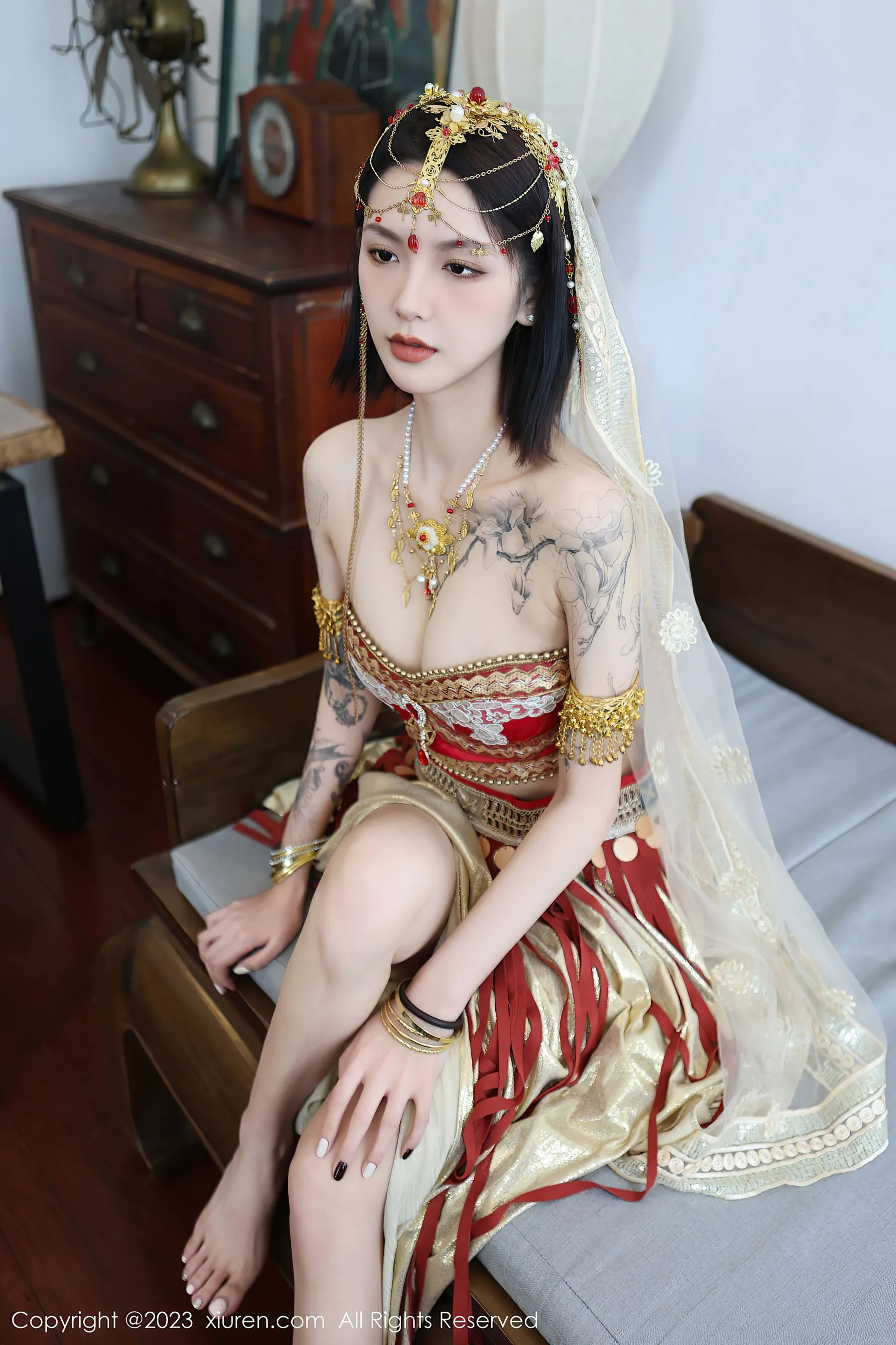 图片[2]-秀人网 No.6240 乔一一 异域风情-COS写真在线网