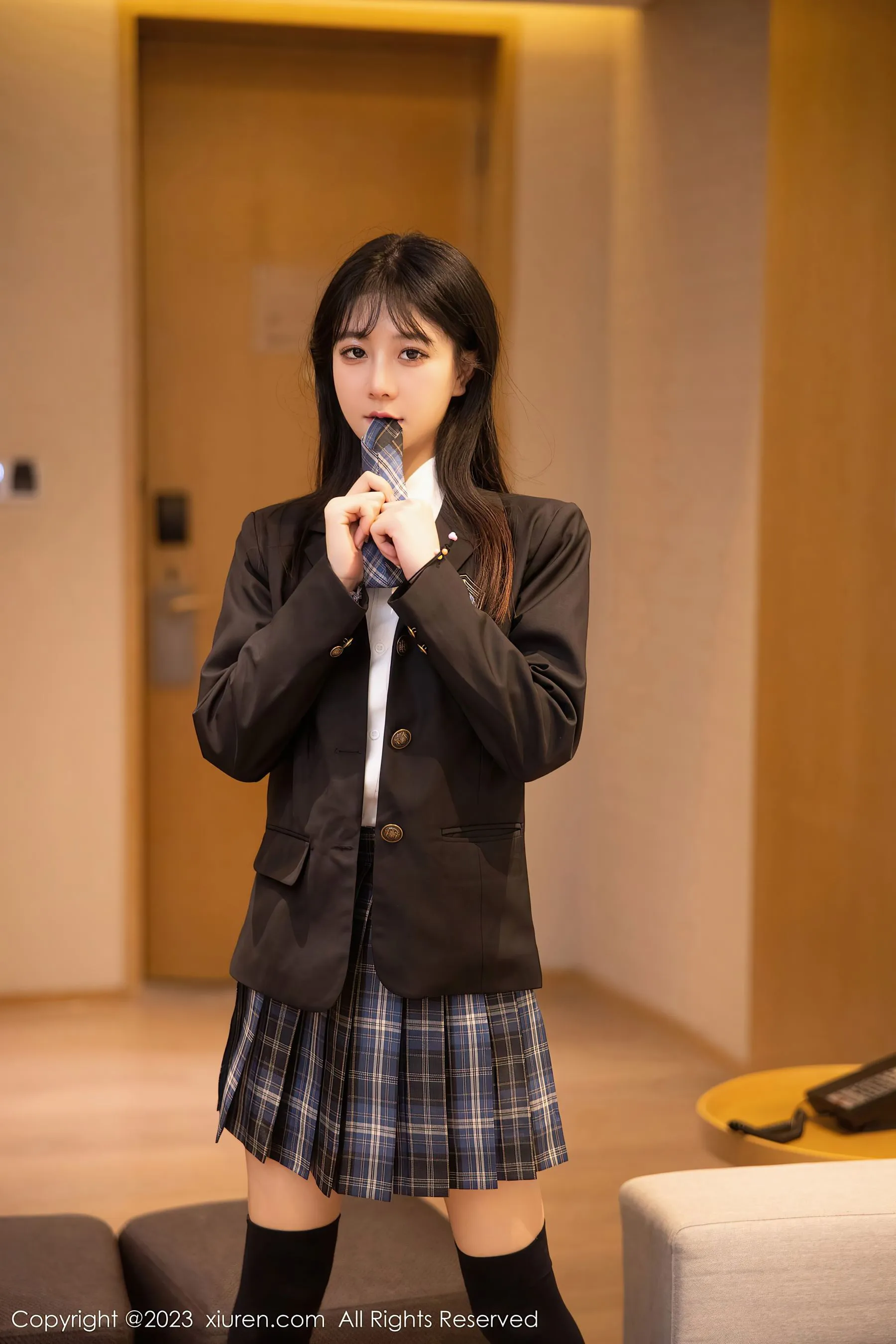 图片[4]-秀人网 No.6662 幼幼 制服美腿-COS写真在线网