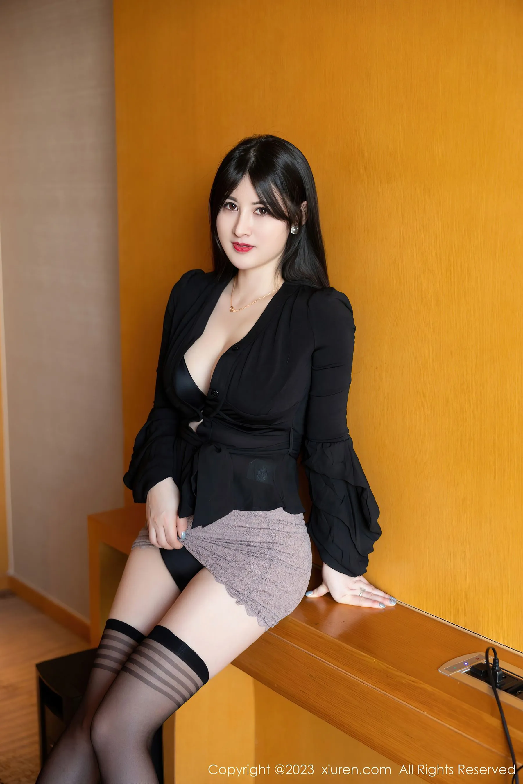 图片[5]-秀人网 No.6676 诗诗kiki 黑丝美腿-COS写真在线网