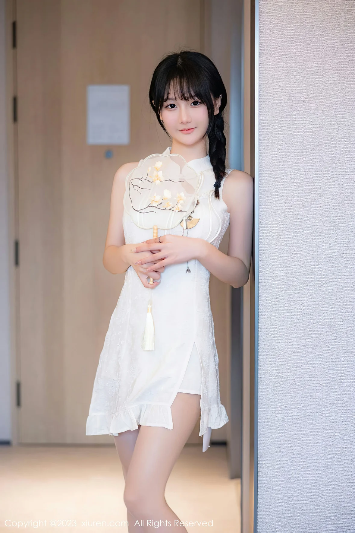 图片[6]-XiuRen 秀人 No.6813 幼幼 白色旗袍性感写真 [81P]-COS写真在线网