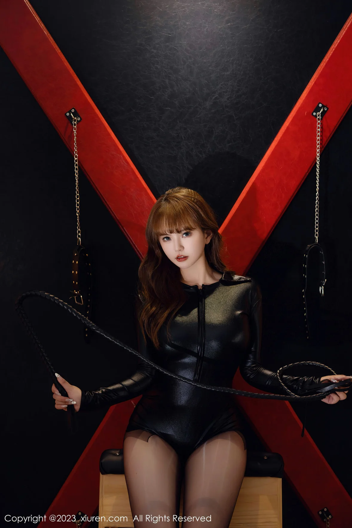 图片[2]-XiuRen 秀人 No.6834 张思允Nice 皮质高开叉性感写真 [75P]-COS写真在线网