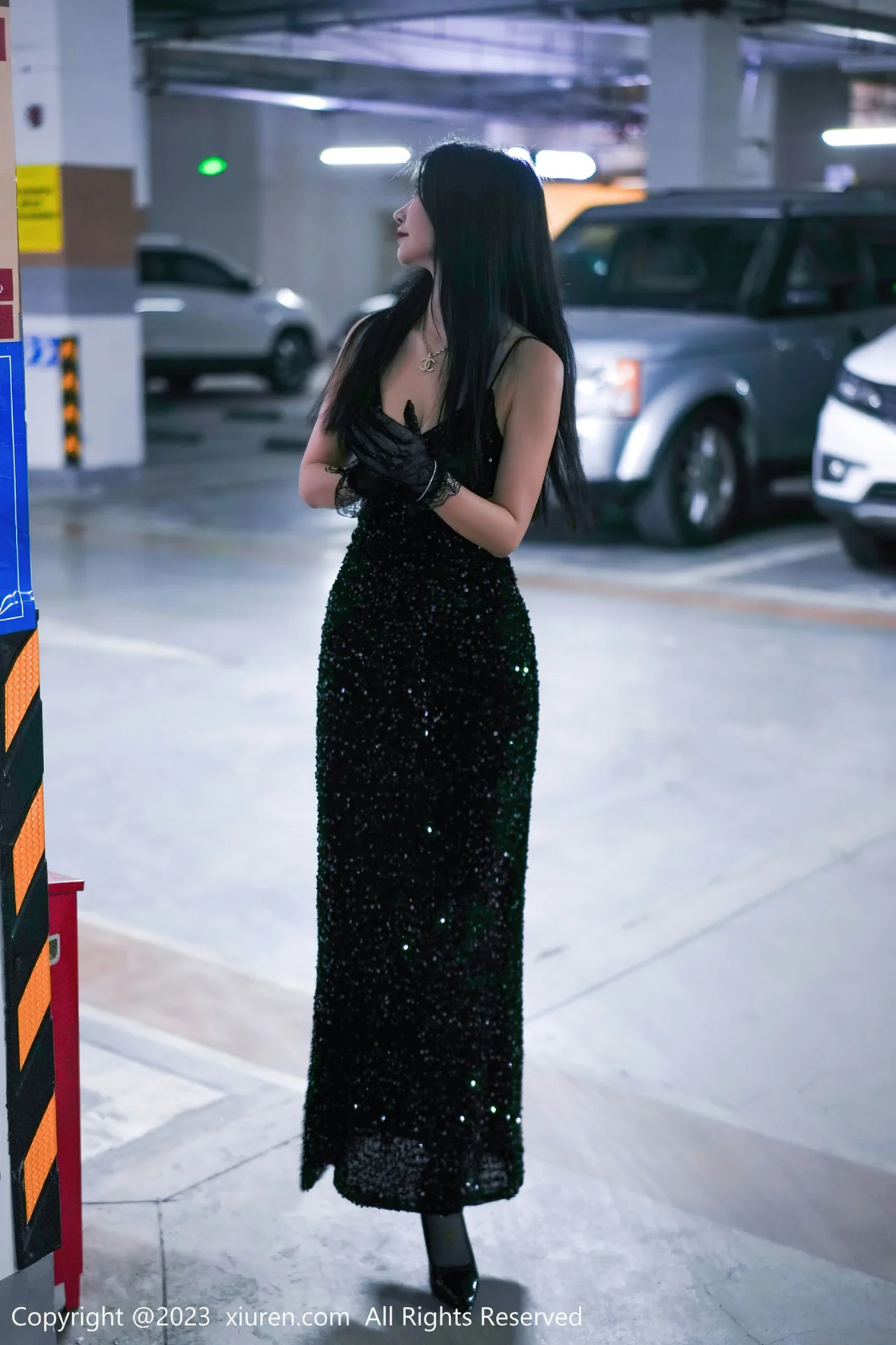 图片[6]-XiuRen 秀人 No.6881 laura阿姣 停车场尾随主题性感写真 [70P]-COS写真在线网