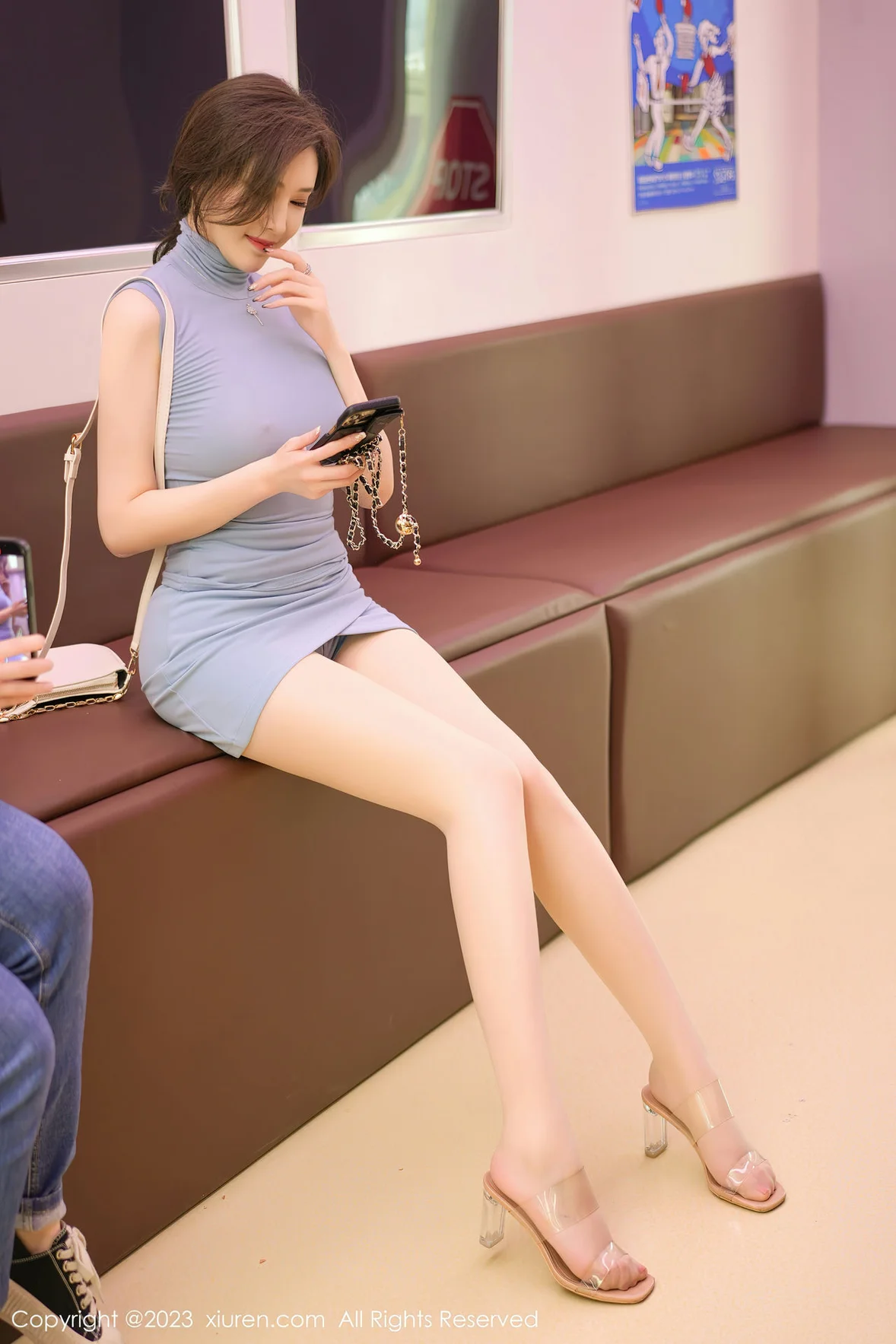 图片[6]-XiuRen 秀人 No.6888 Carol周妍希 地铁场景拍摄性感写真 [72P]-COS写真在线网