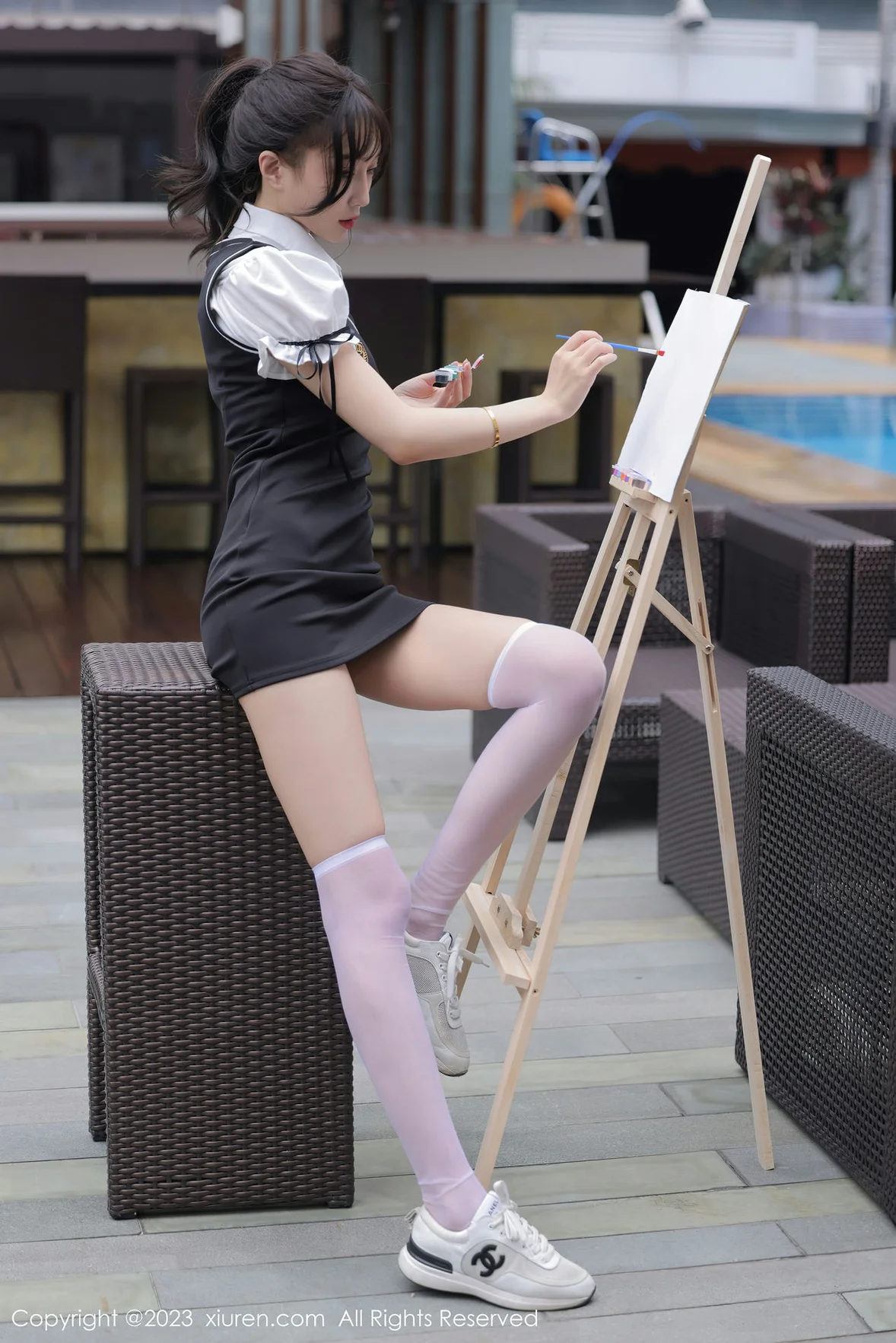 图片[5]-XiuRen 秀人 No.6889 玥儿玥er 黑色背带裙广州旅拍 [73P]-COS写真在线网
