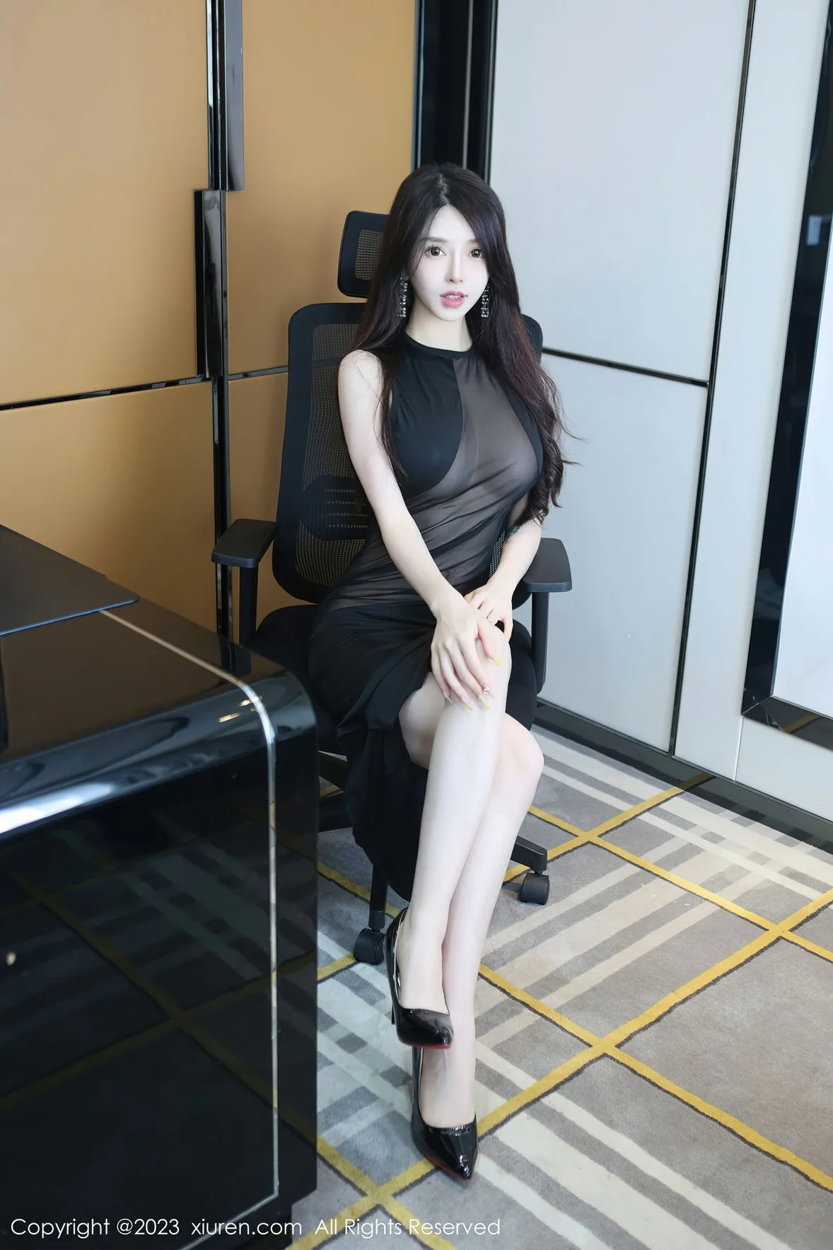 图片[2]-XiuRen 秀人 No.6937 玉兔miki 黑色薄纱连衣短裙性感写真 [82P]-COS写真在线网