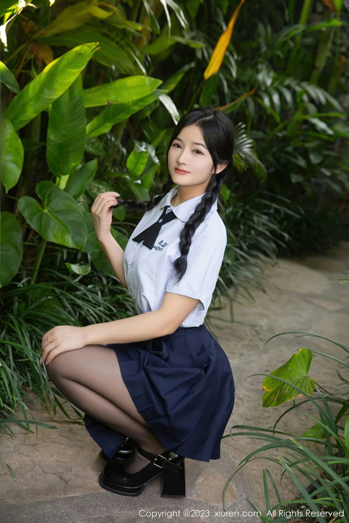 图片[2]-XiuRen 秀人 No.6940 谭小灵 新人学妹制服巴厘岛旅拍 [77P]-COS写真在线网