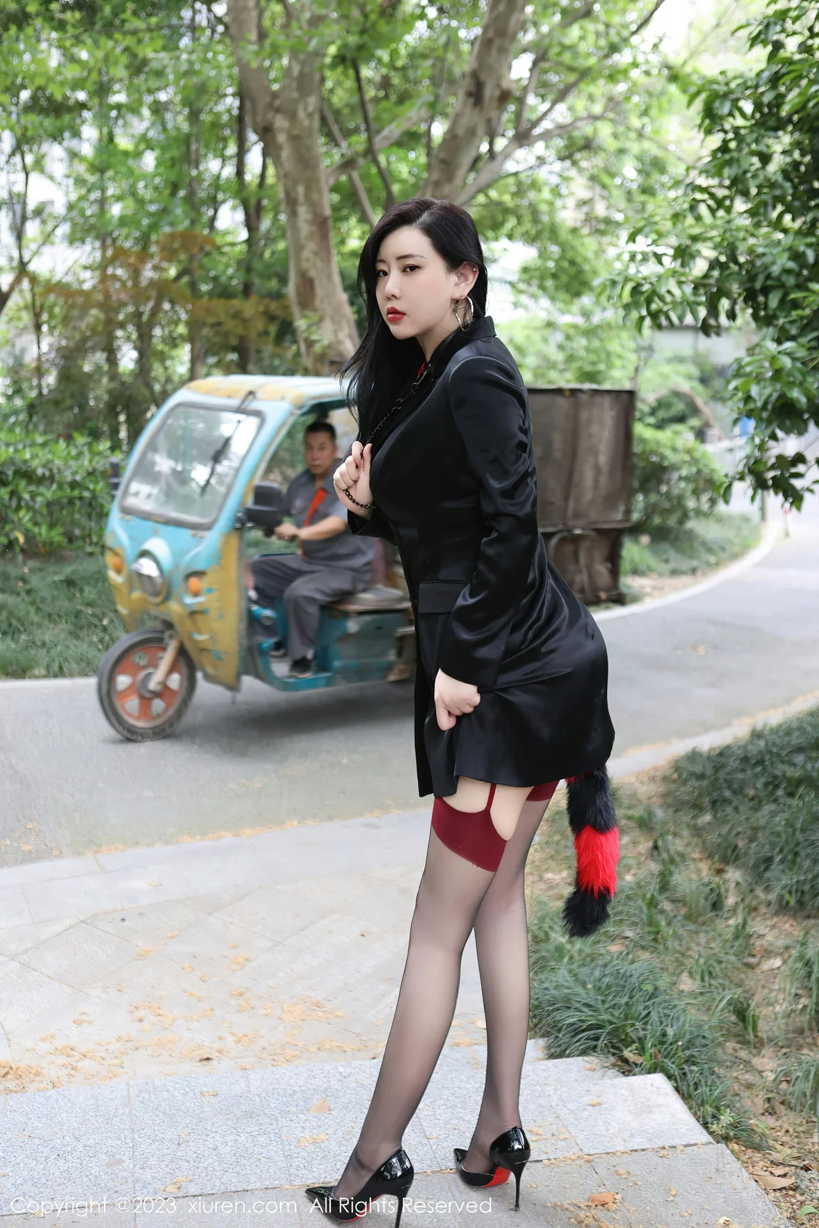 图片[4]-XiuRen 秀人 No.6950 王婉悠Queen 户外sm性感写真 [84P]-COS写真在线网