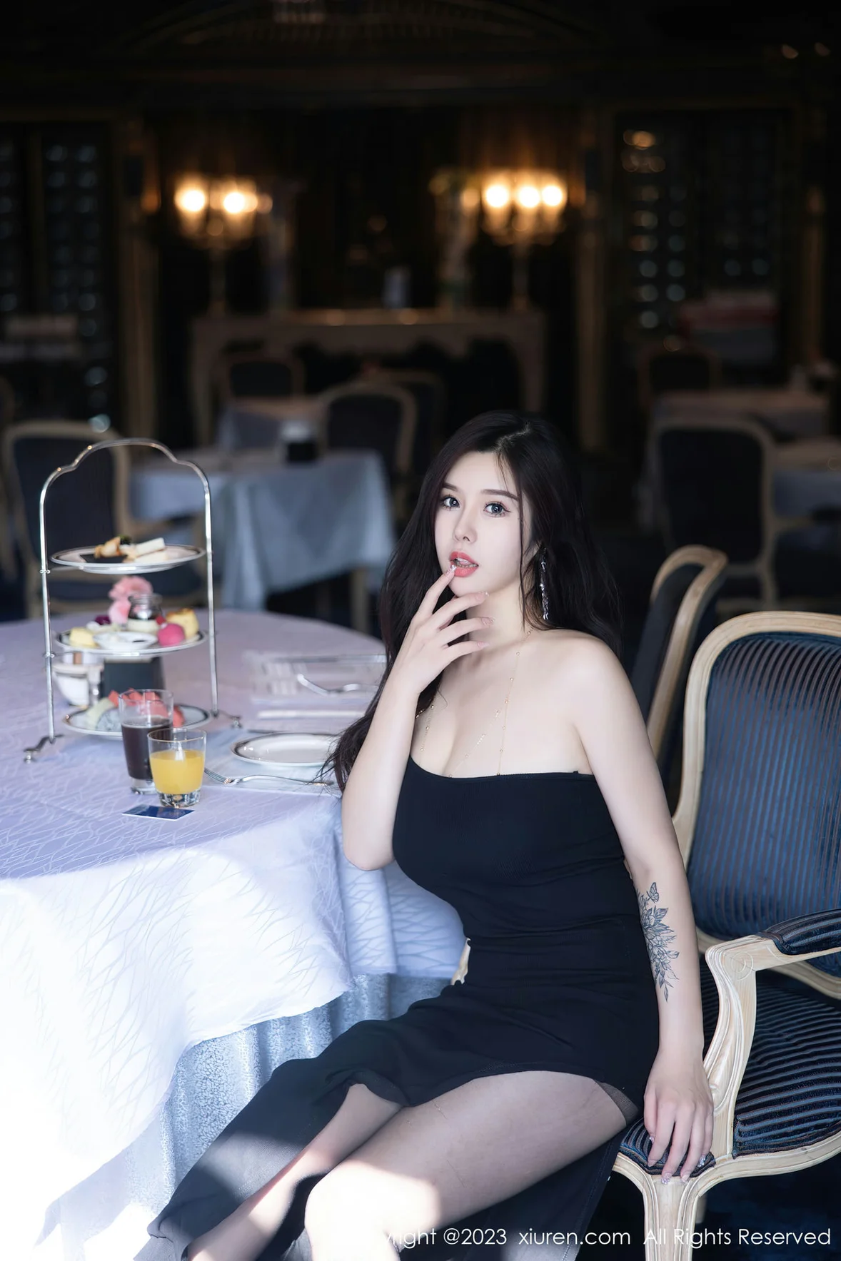图片[4]-XiuRen 秀人 No.6973 周思乔Betty巨乳黑色露肩短裙性感私房 [81P]-COS写真在线网