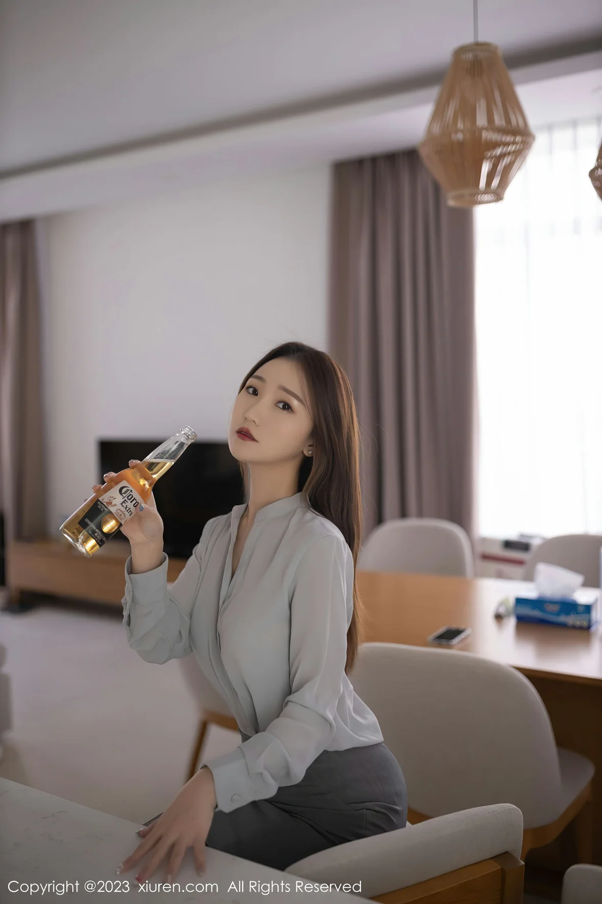 图片[2]-XiuRen 秀人 No.6989 杏子Yada “醉酒”主题拍摄性感写真1 [81P]-COS写真在线网