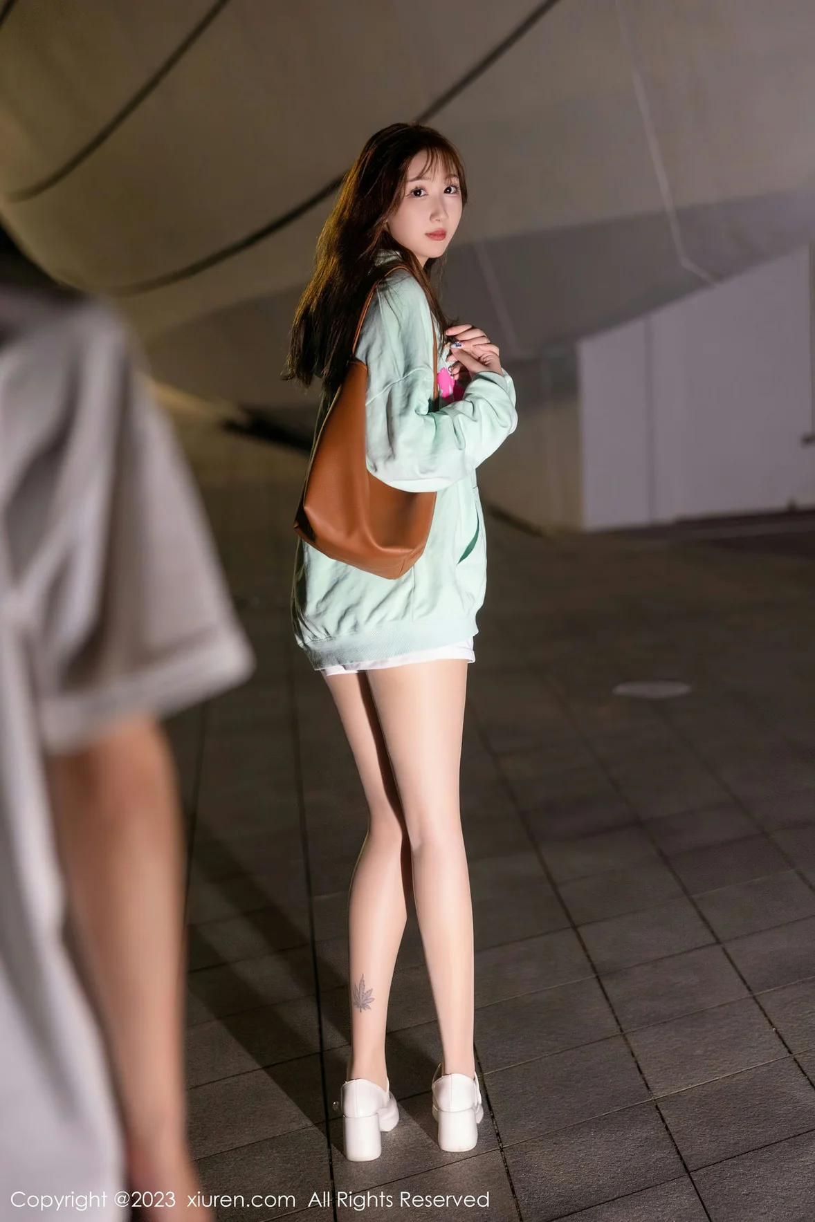 图片[6]-XiuRen 秀人 No.7072 江真真 户外拍摄性感写真 [81P]-COS写真在线网
